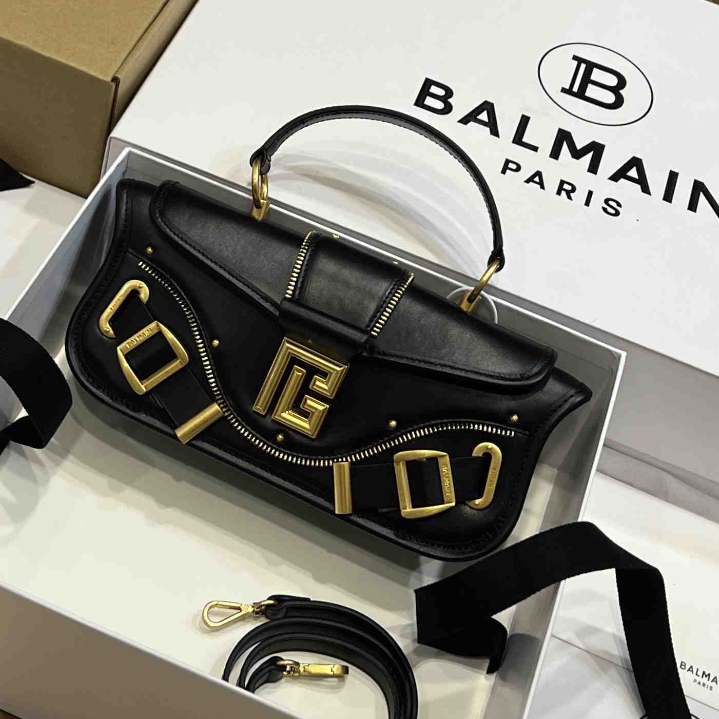 Balmain Blaze Crossbody Bag   (26*11.5*3cm) - everydesigner