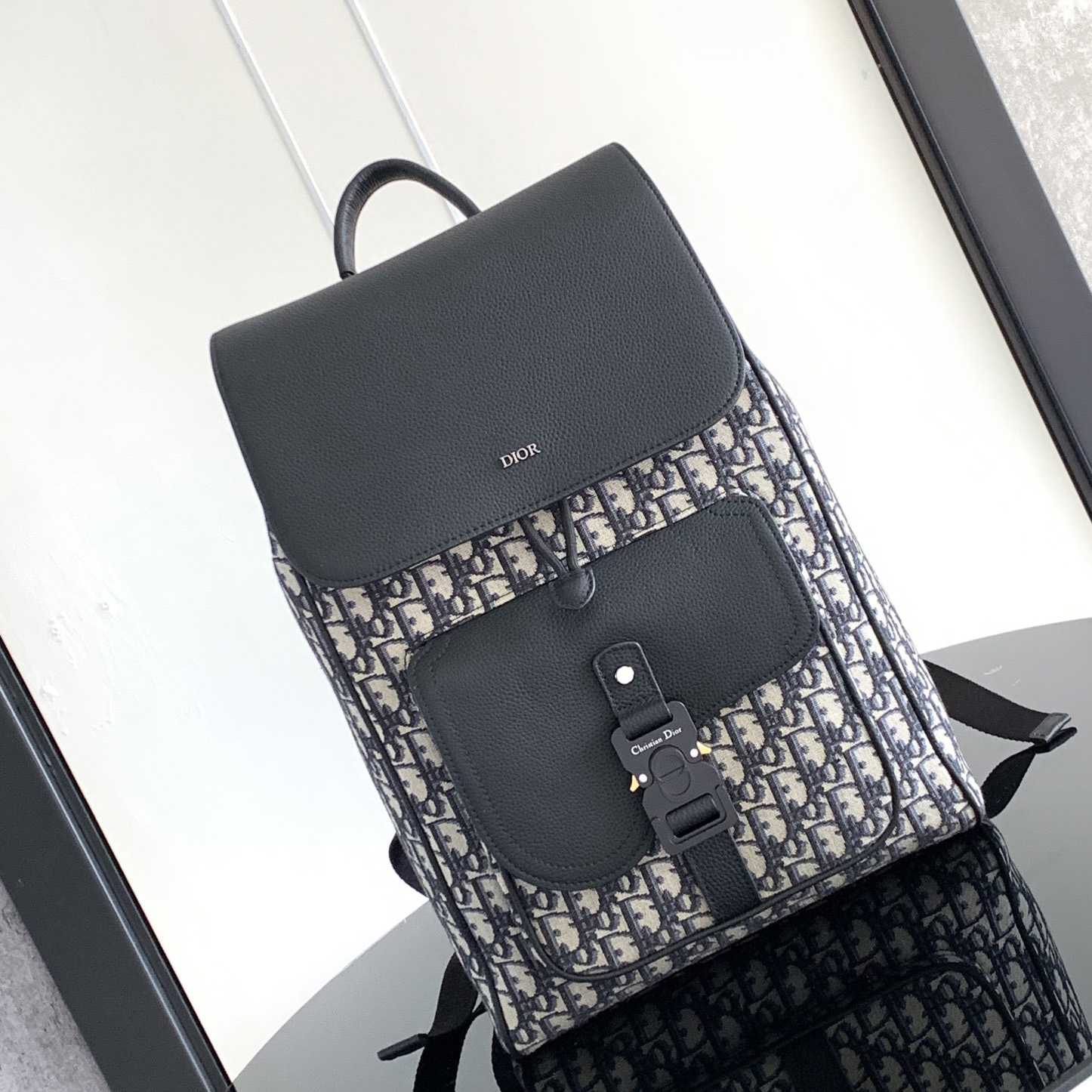 Dior Saddle Backpack  - everydesigner