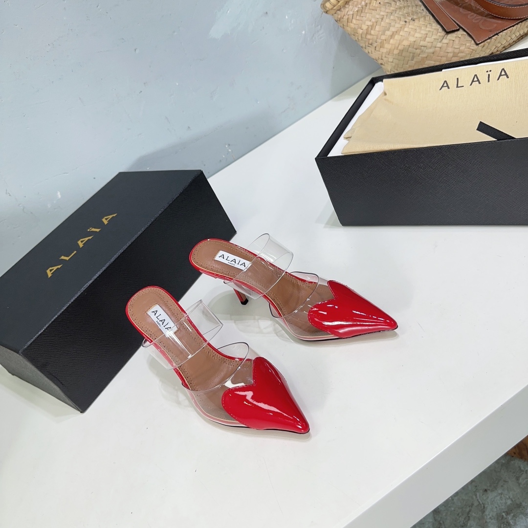 Alaïa Heart Mules in Red  - everydesigner