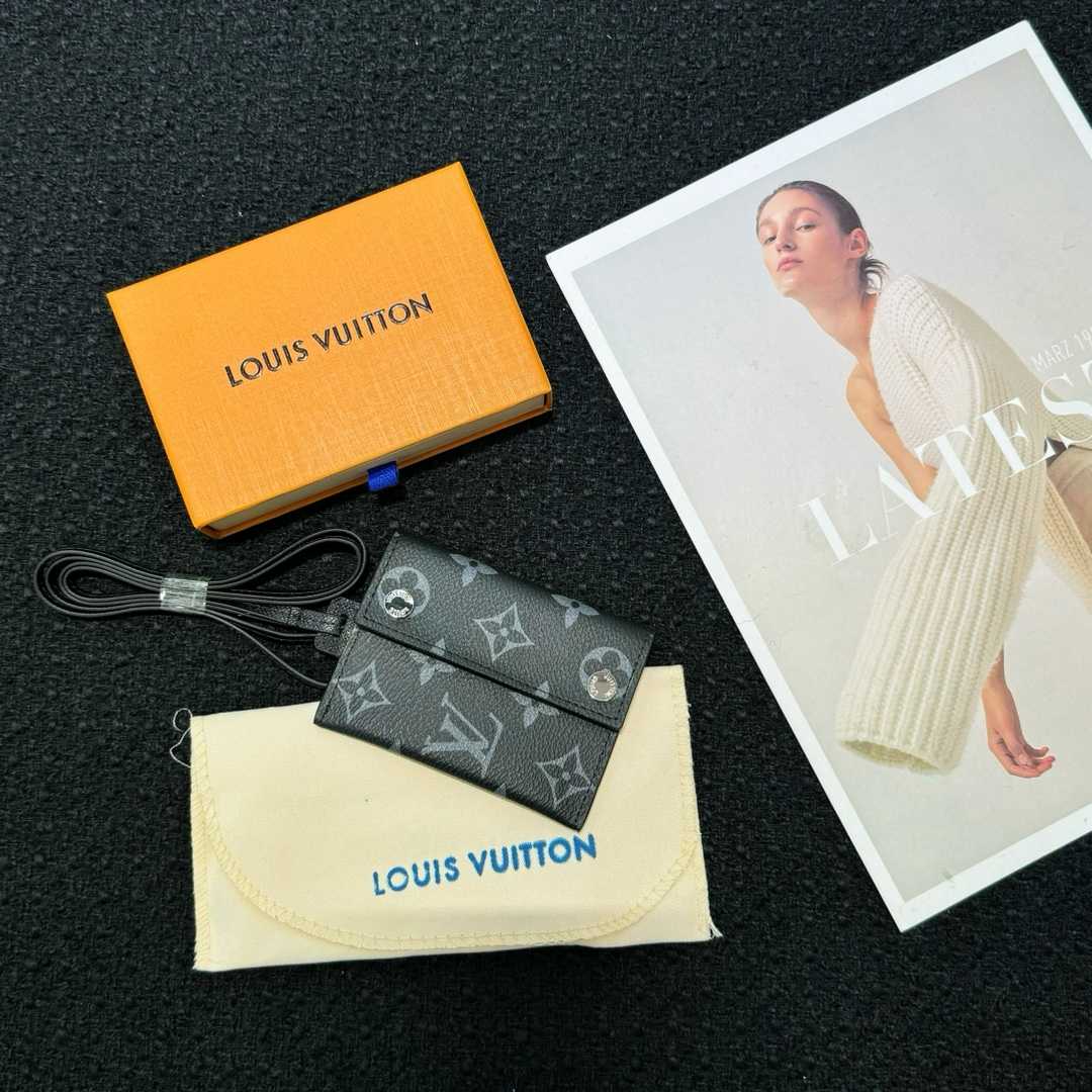 Louis Vuitton Card Holder Necklace  M83155 - everydesigner