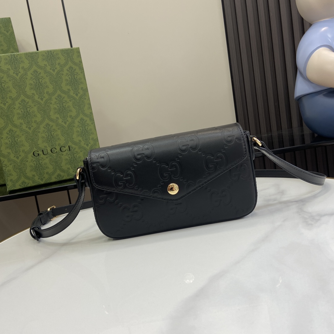 Gucci GG Super Mini Shoulder Bag - everydesigner