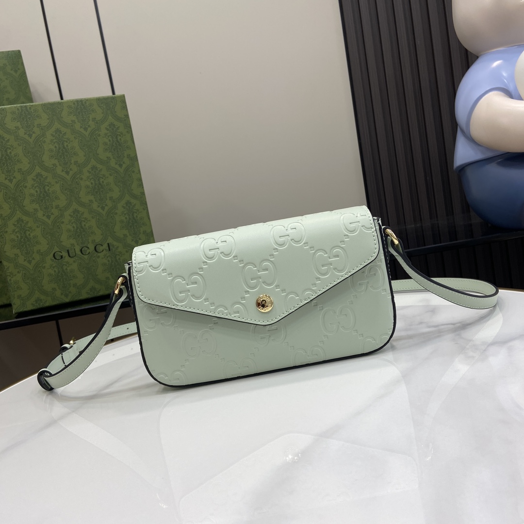 Gucci GG Super Mini Shoulder Bag - everydesigner