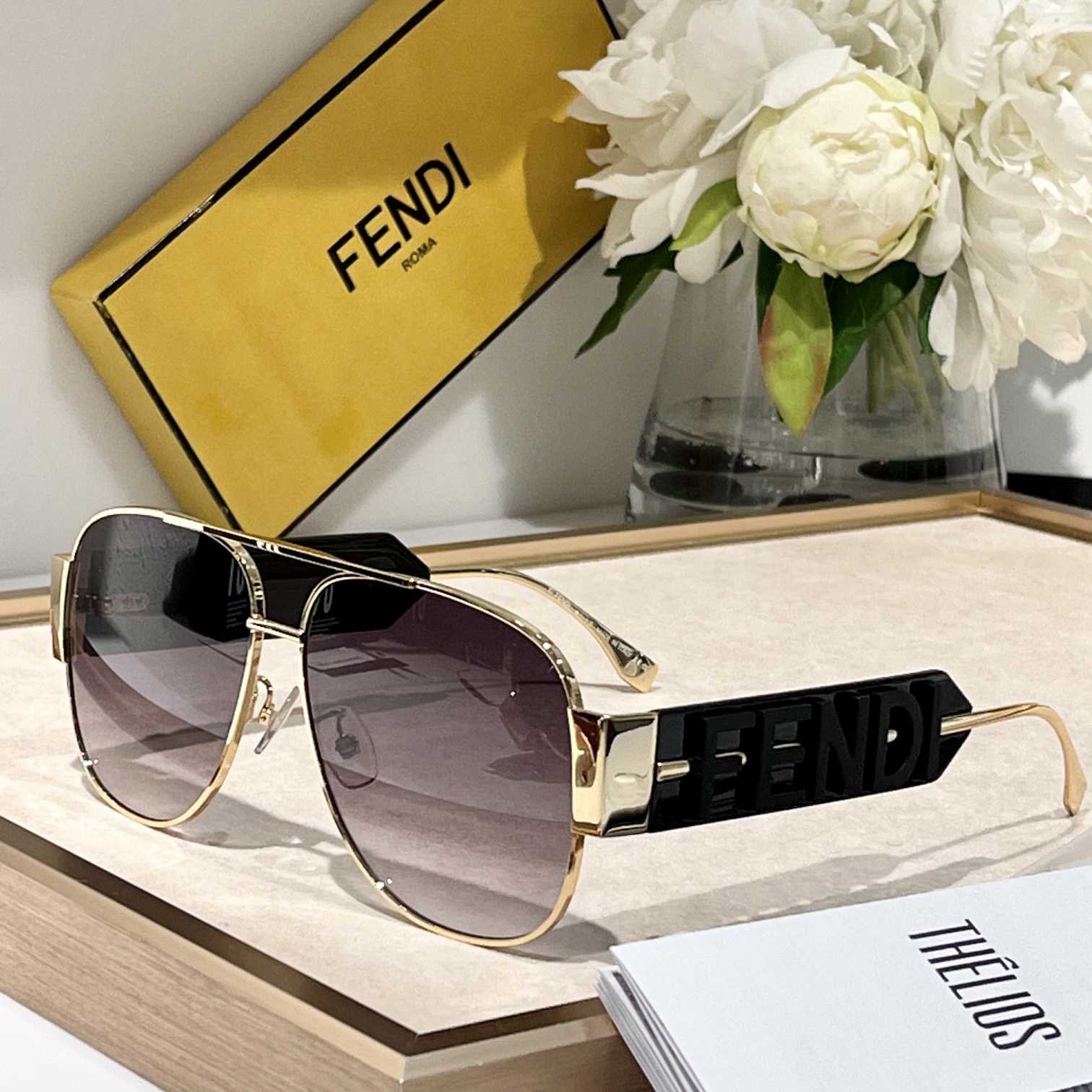 Fendi FE40111 Sunglasses - everydesigner