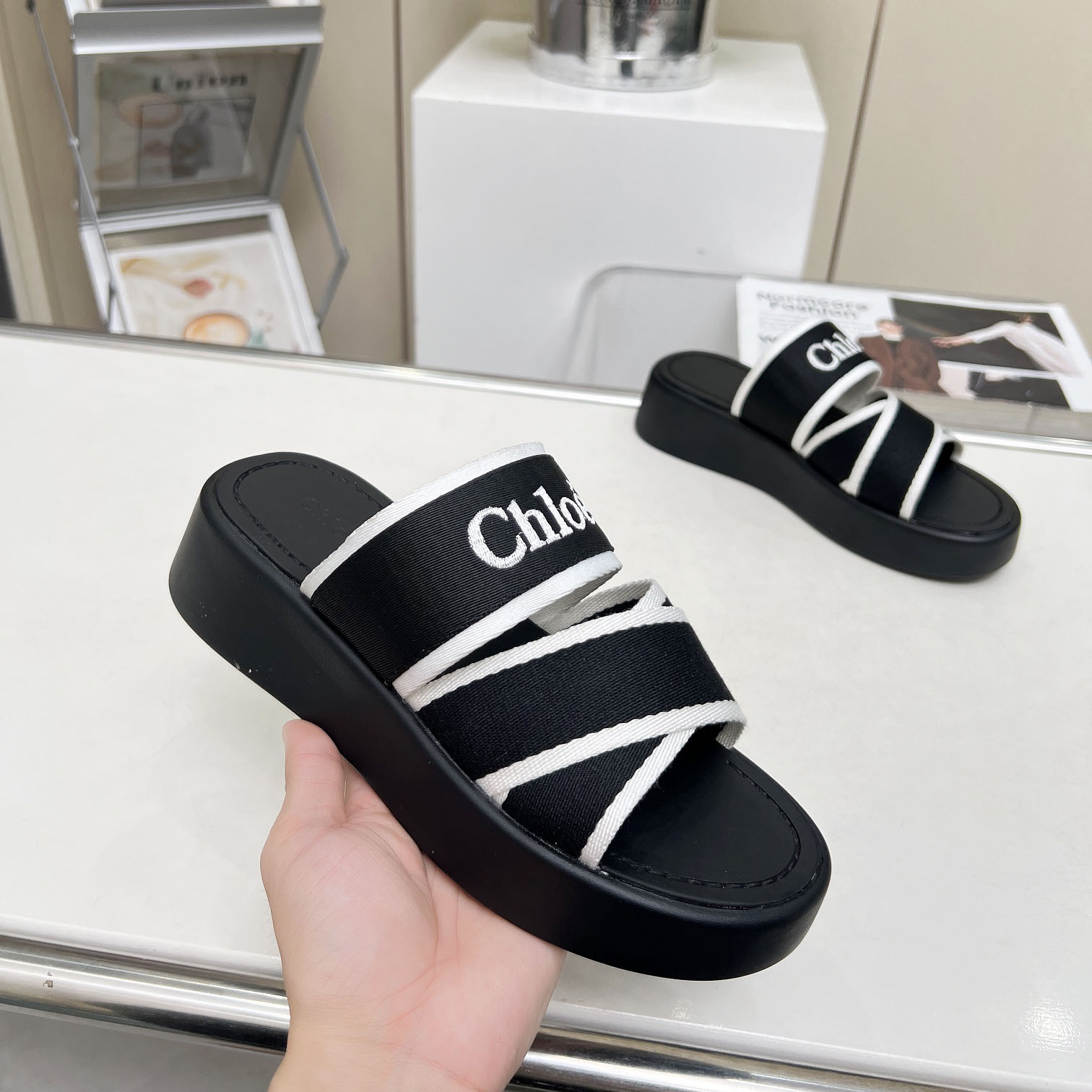 Chloe Women's Black Mila Logo Flatform Slides - everydesigner