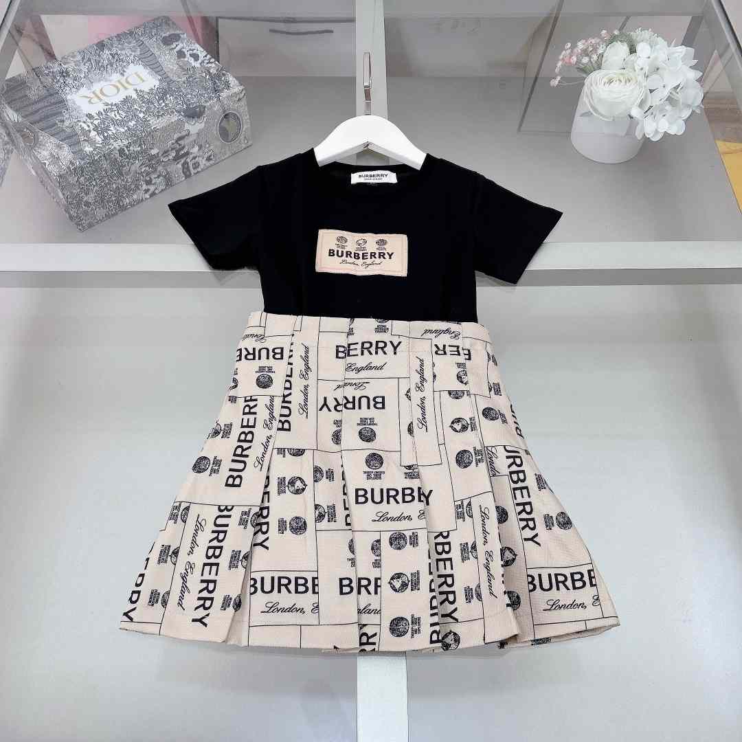 Burberry Kid's Tee & Skirt - everydesigner