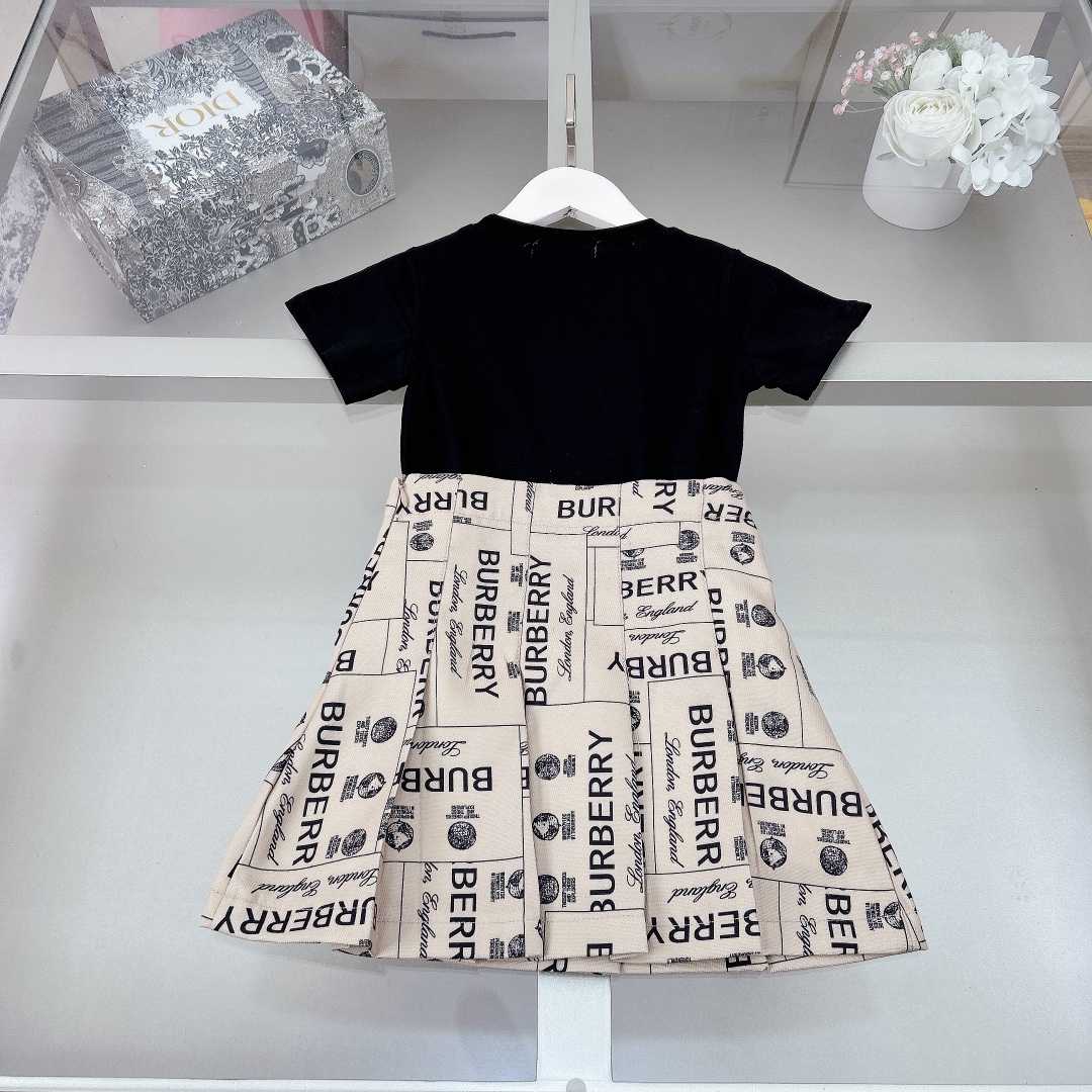 Burberry Kid's Tee & Skirt - everydesigner