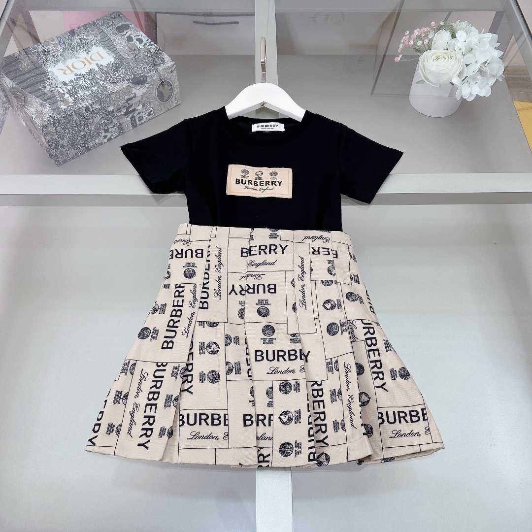 Burberry Kid's Tee & Skirt - everydesigner