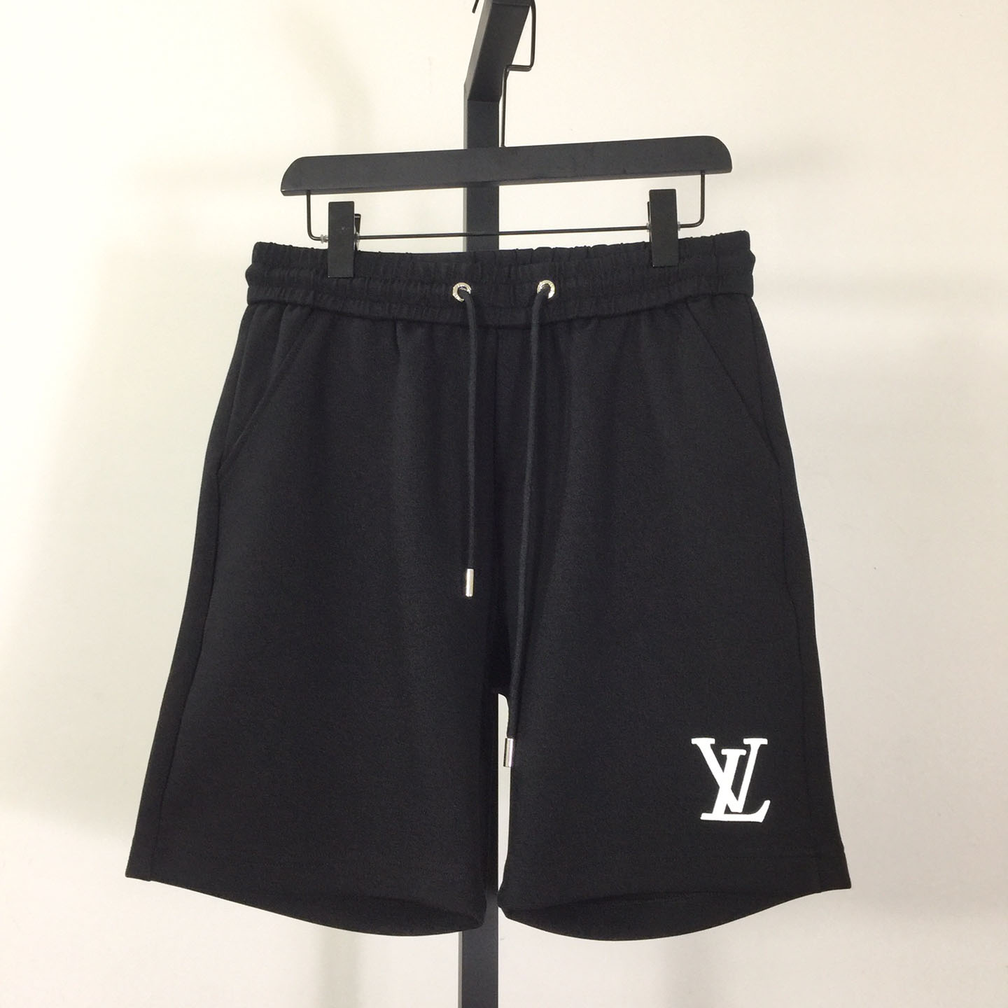 Louis Vuitton Shorts    - everydesigner