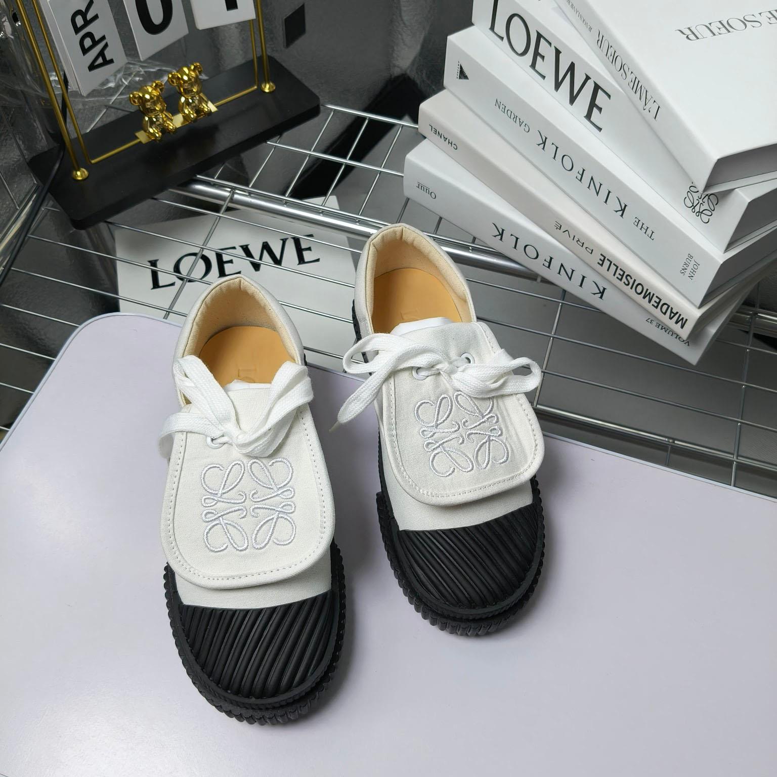 Loewe Anagram Embroidered Flap Low-Top Sneakers - everydesigner