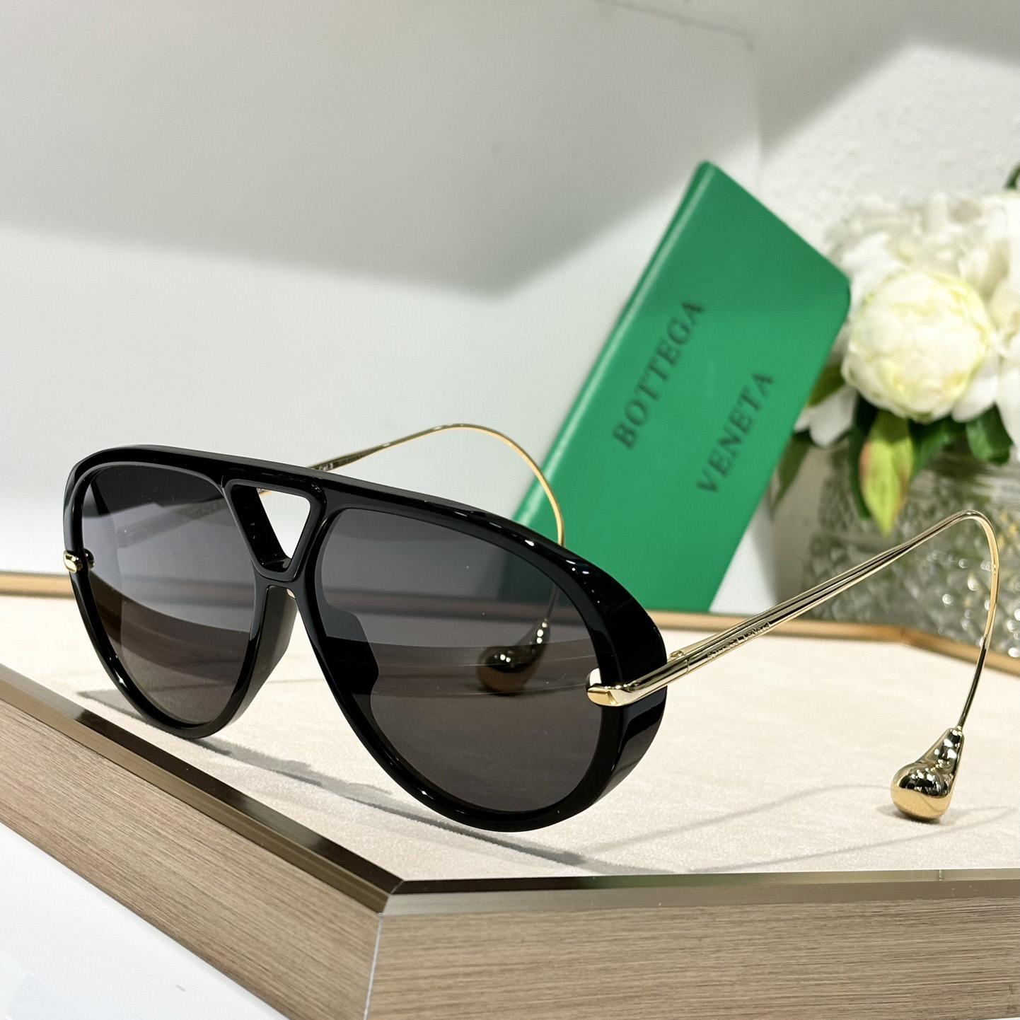 Bottega Veneta Drop Aviator Sunglasses    - everydesigner