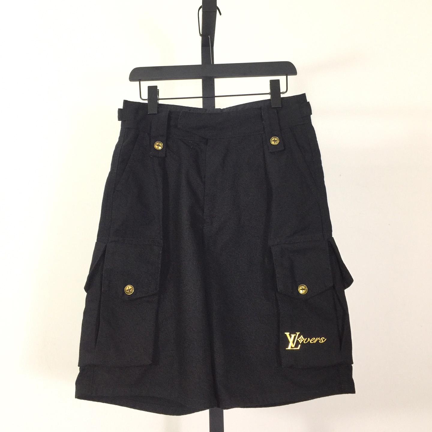 Louis Vuitton Cotton Utility Cargo Shorts  1AFJ55 - everydesigner