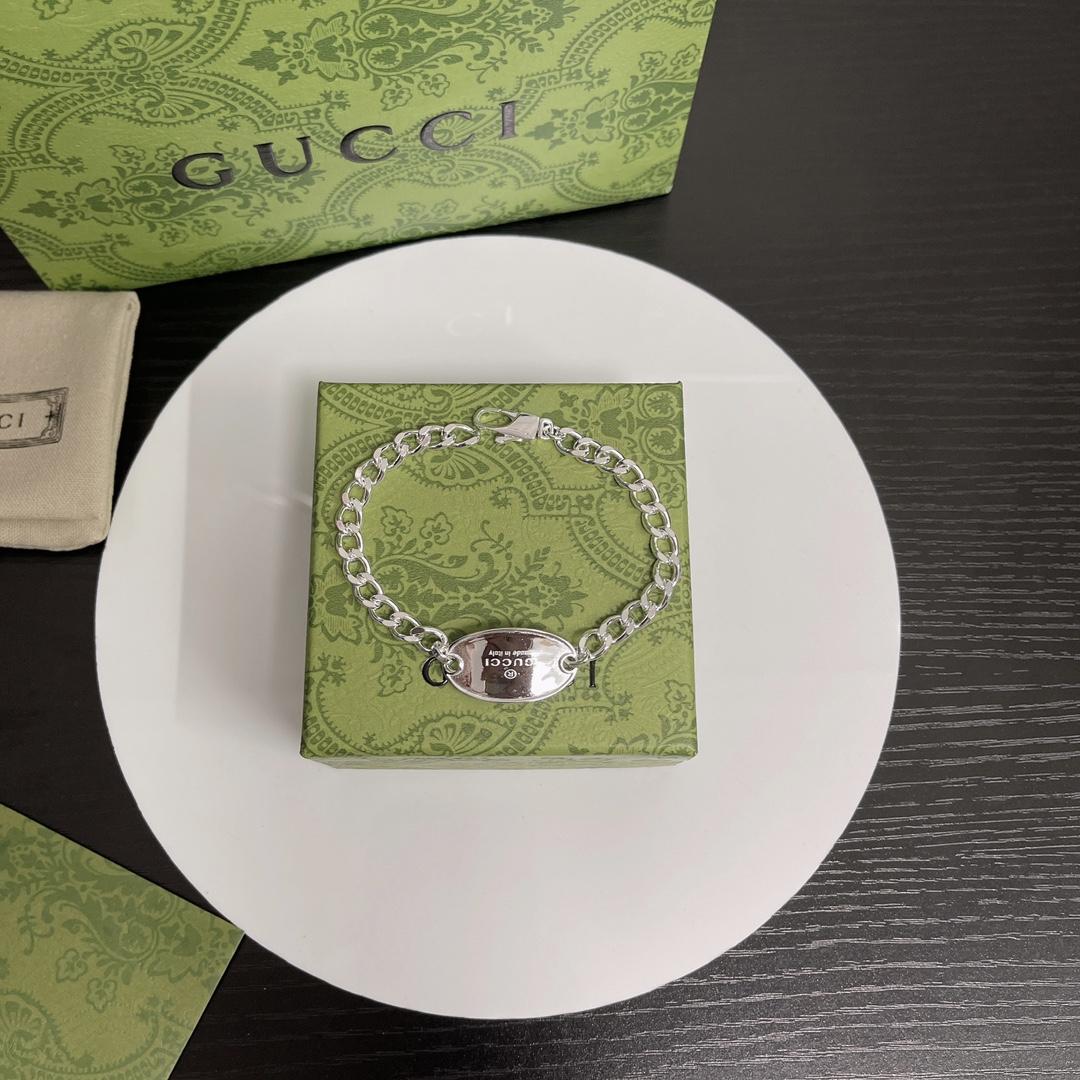 Gucci Trademark Chain Bracelet With Tag  - everydesigner