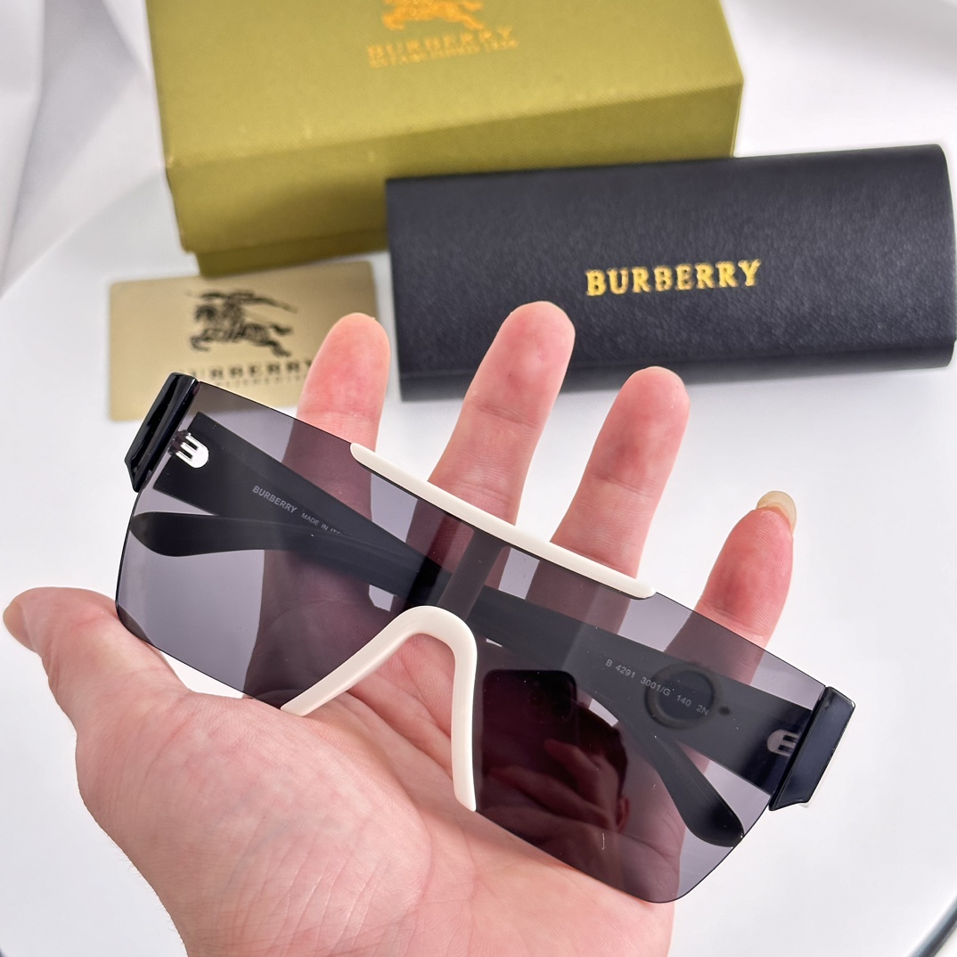 Burberry BE4291 Sunglasses   - everydesigner