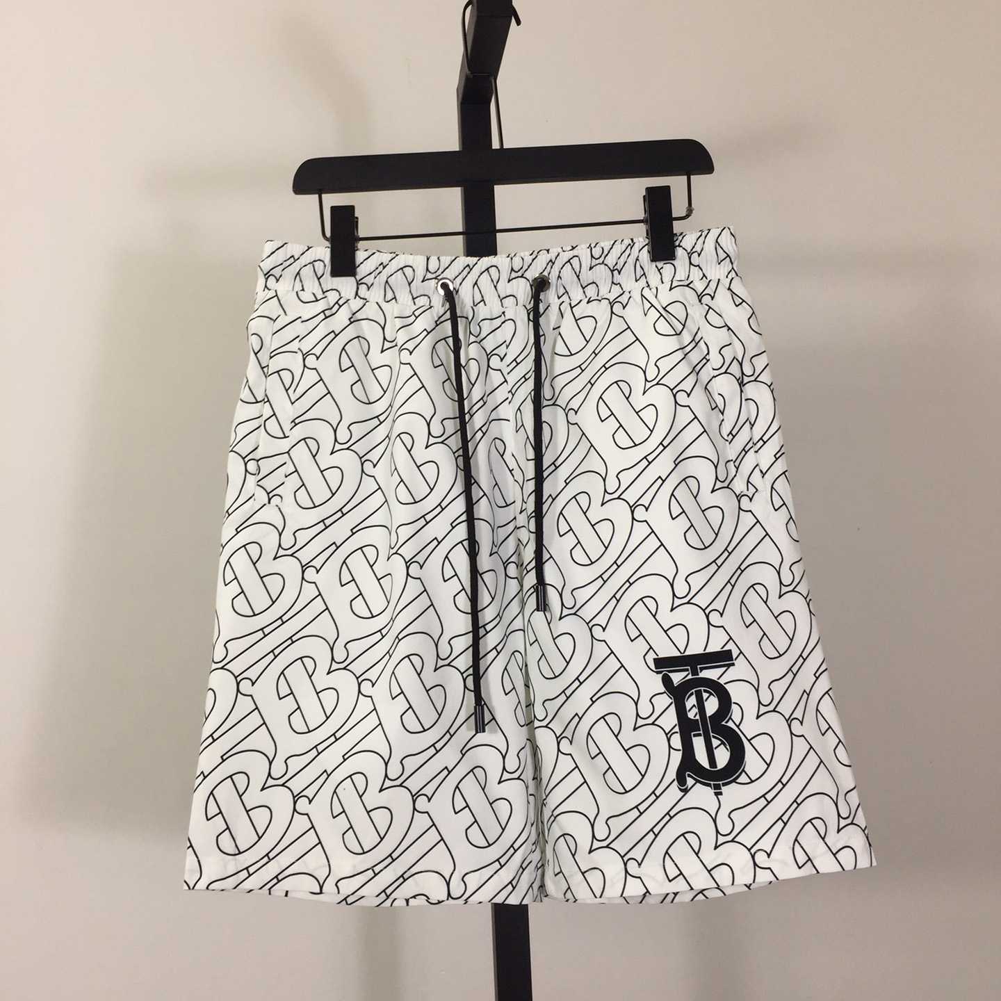 Burberry Shorts    - everydesigner