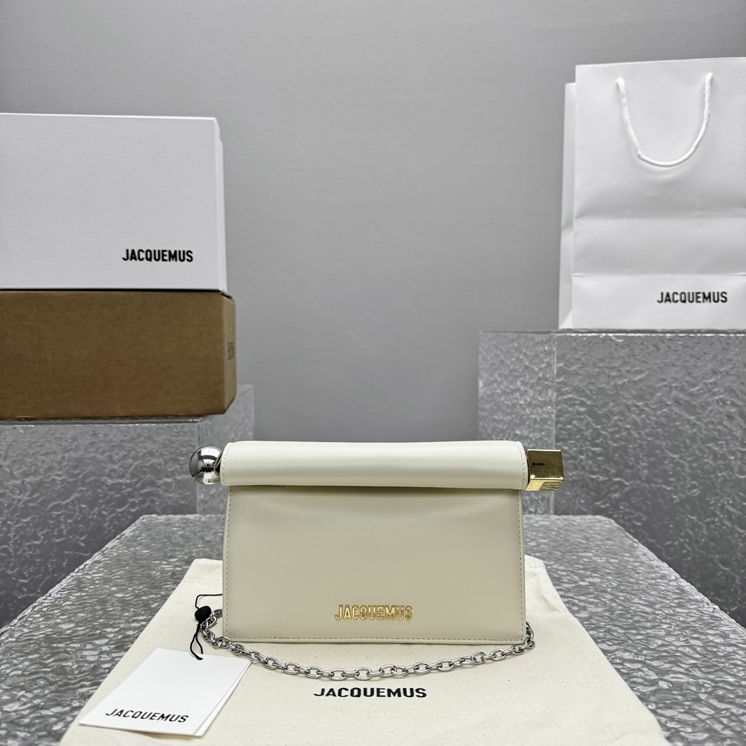 Jacquemus La Petite Pochette Rond Carré Cross Body Bag (20×7×14cm) - everydesigner