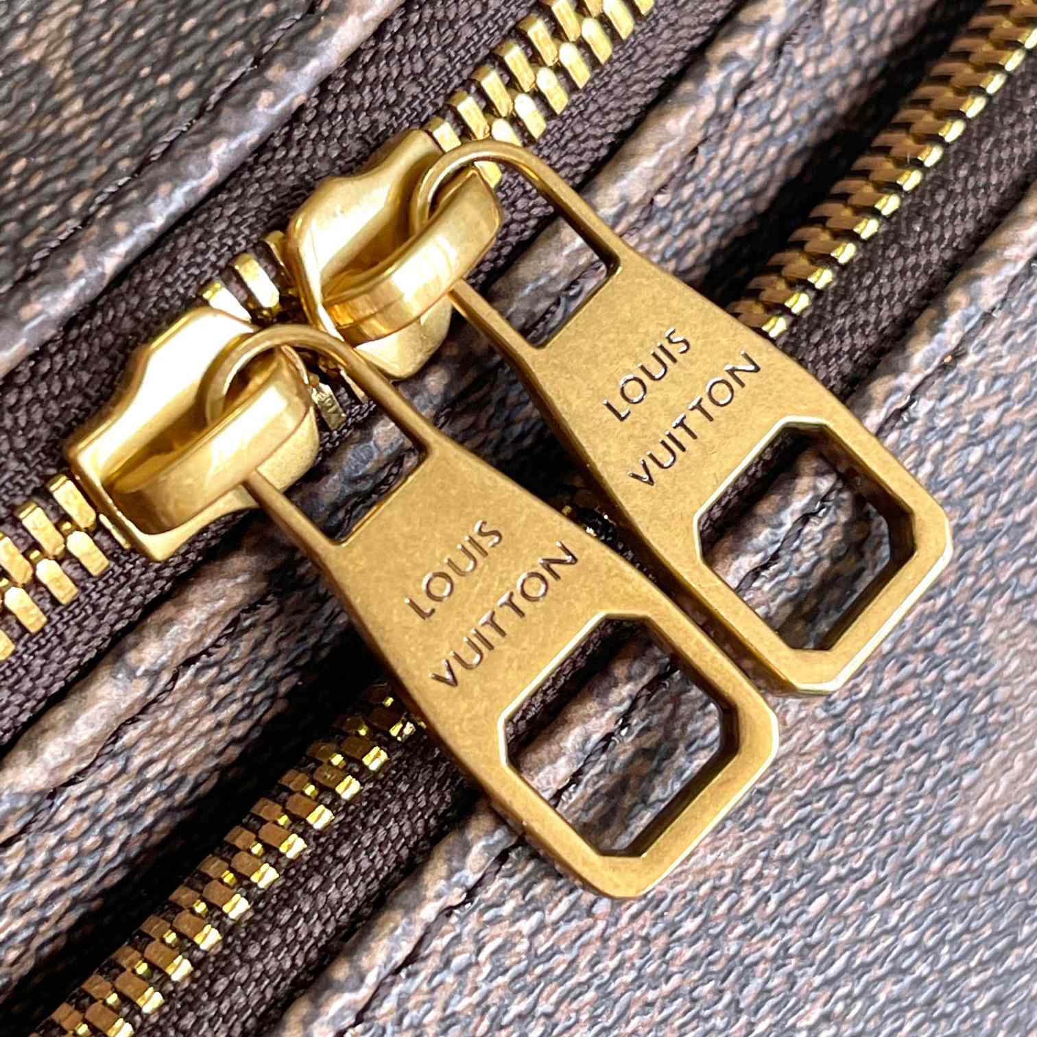 Louis Vuitton Rush Bumbag  M11539 - everydesigner