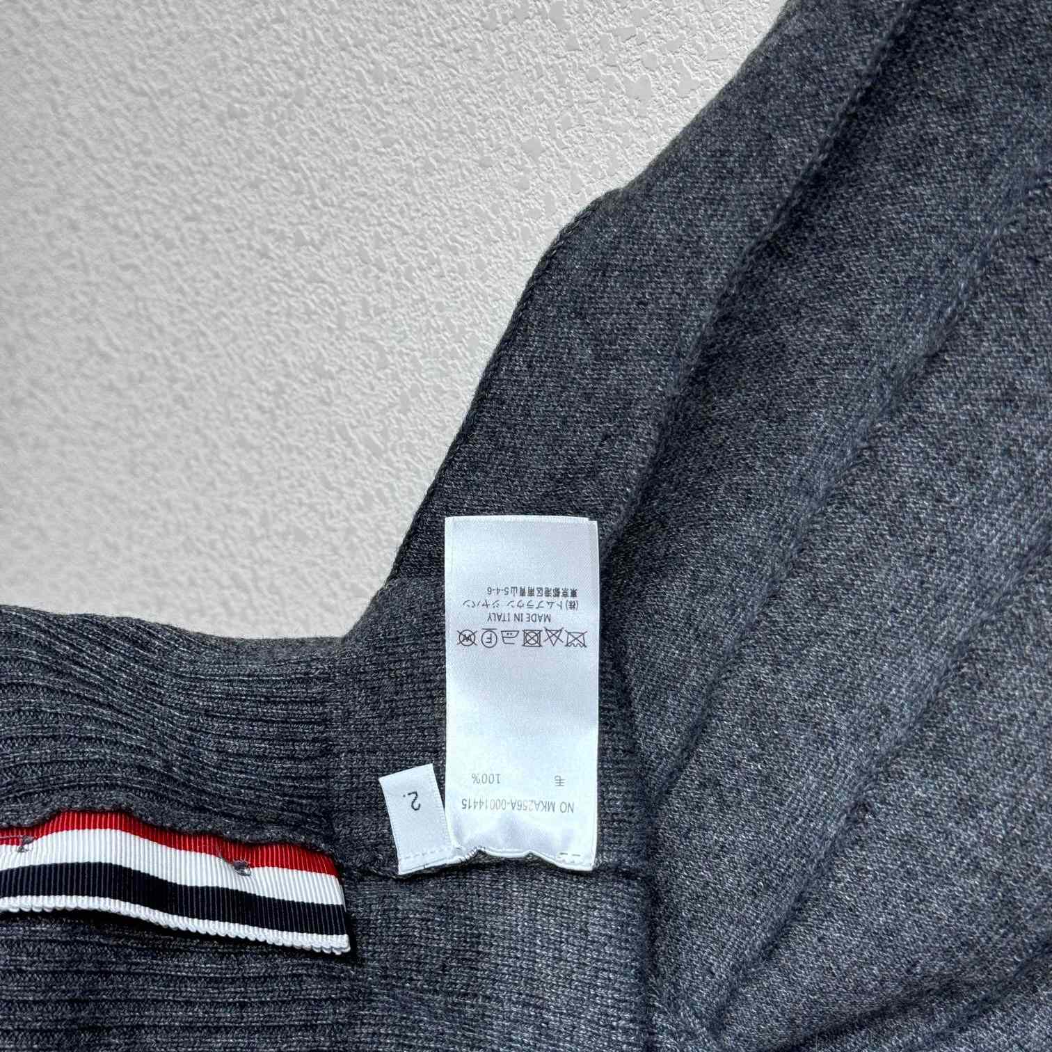 Thom Browne RWB striped V-neck cardigan - everydesigner