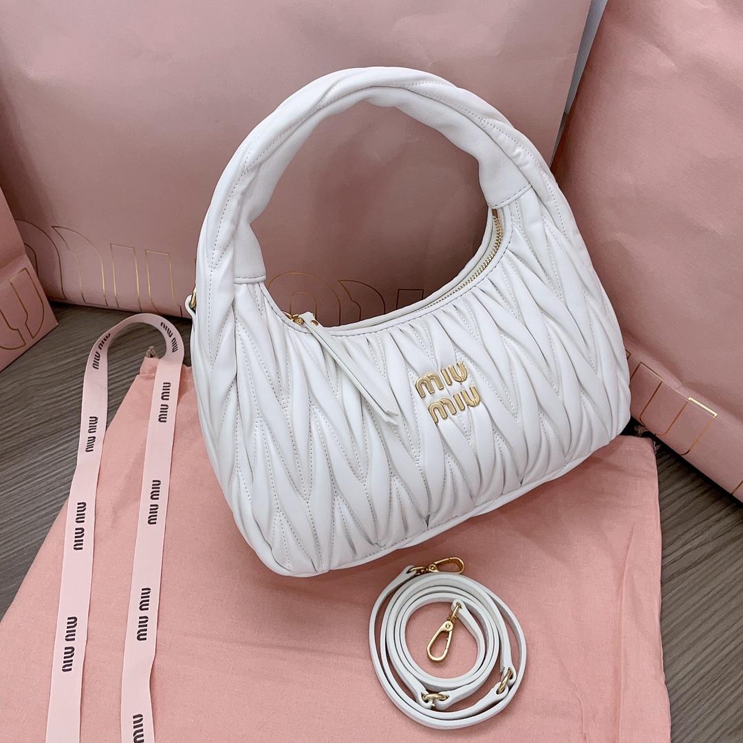 Miu Miu Wander Hobo Bag (25X18X7cm) - everydesigner