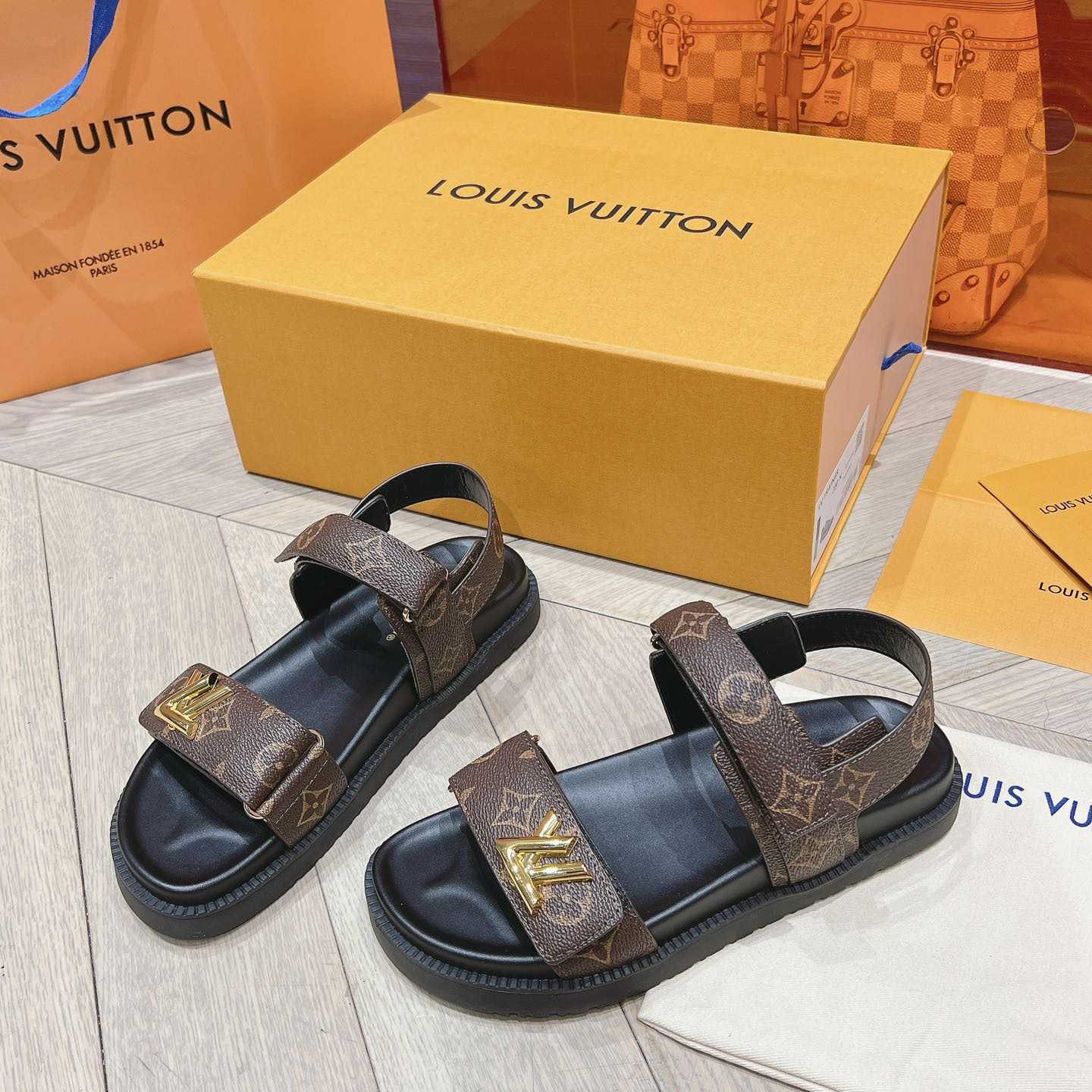 Louis Vuitton LV Sunset Flat Comfort Sandal   1ACL9C - everydesigner