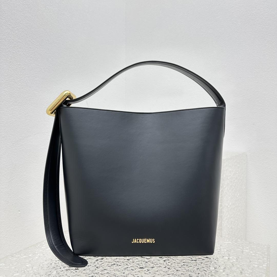 Jacquemus Le Regalo Leather Bucket Bag (30x33x14cm) - everydesigner