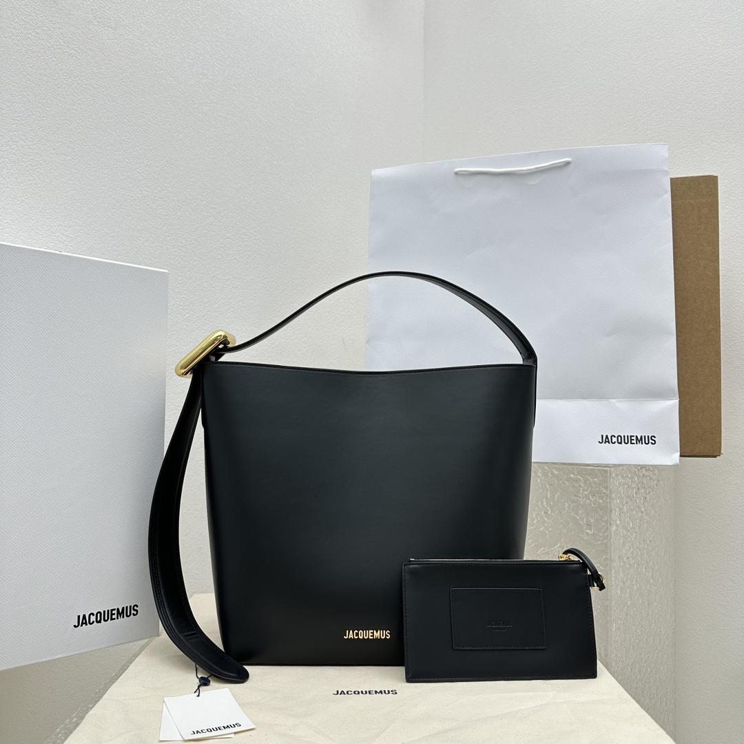 Jacquemus Le Regalo Leather Bucket Bag (30x33x14cm) - everydesigner