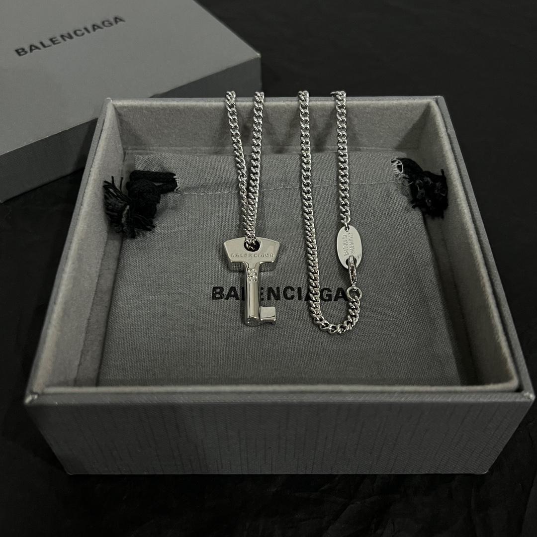 Balenciaga Amour Key Necklace  - everydesigner