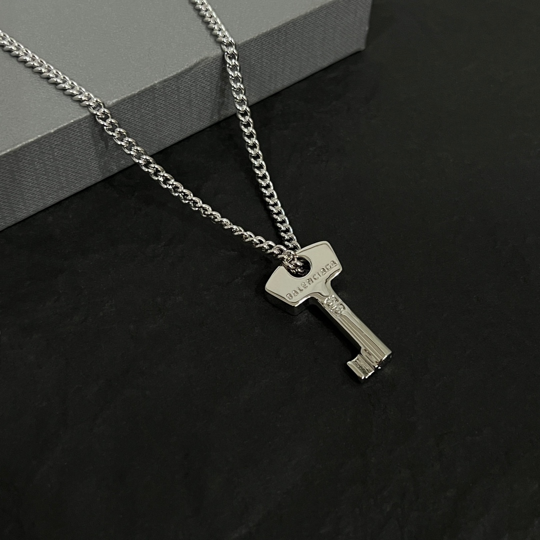 Balenciaga Amour Key Necklace  - everydesigner