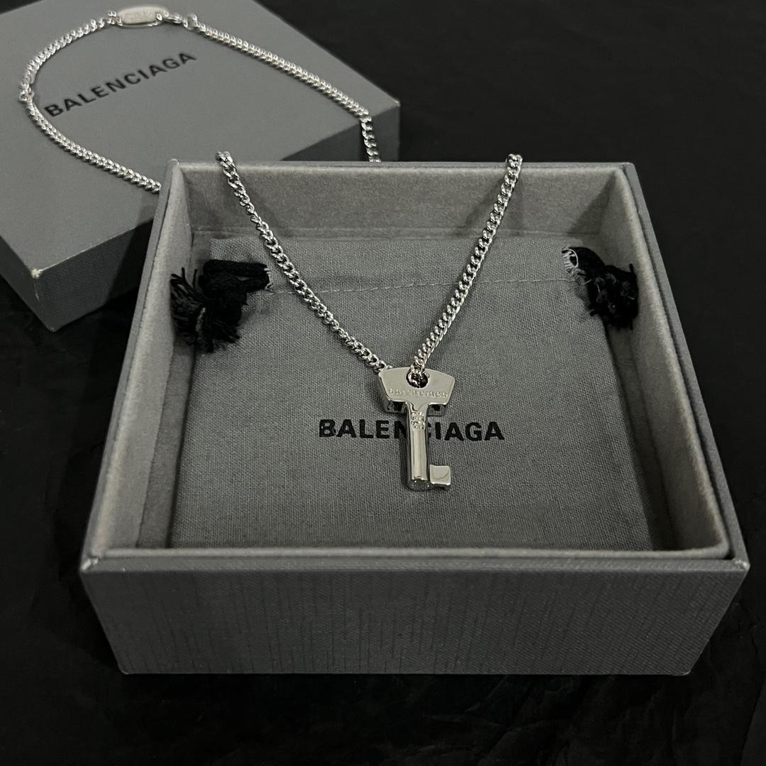 Balenciaga Amour Key Necklace  - everydesigner