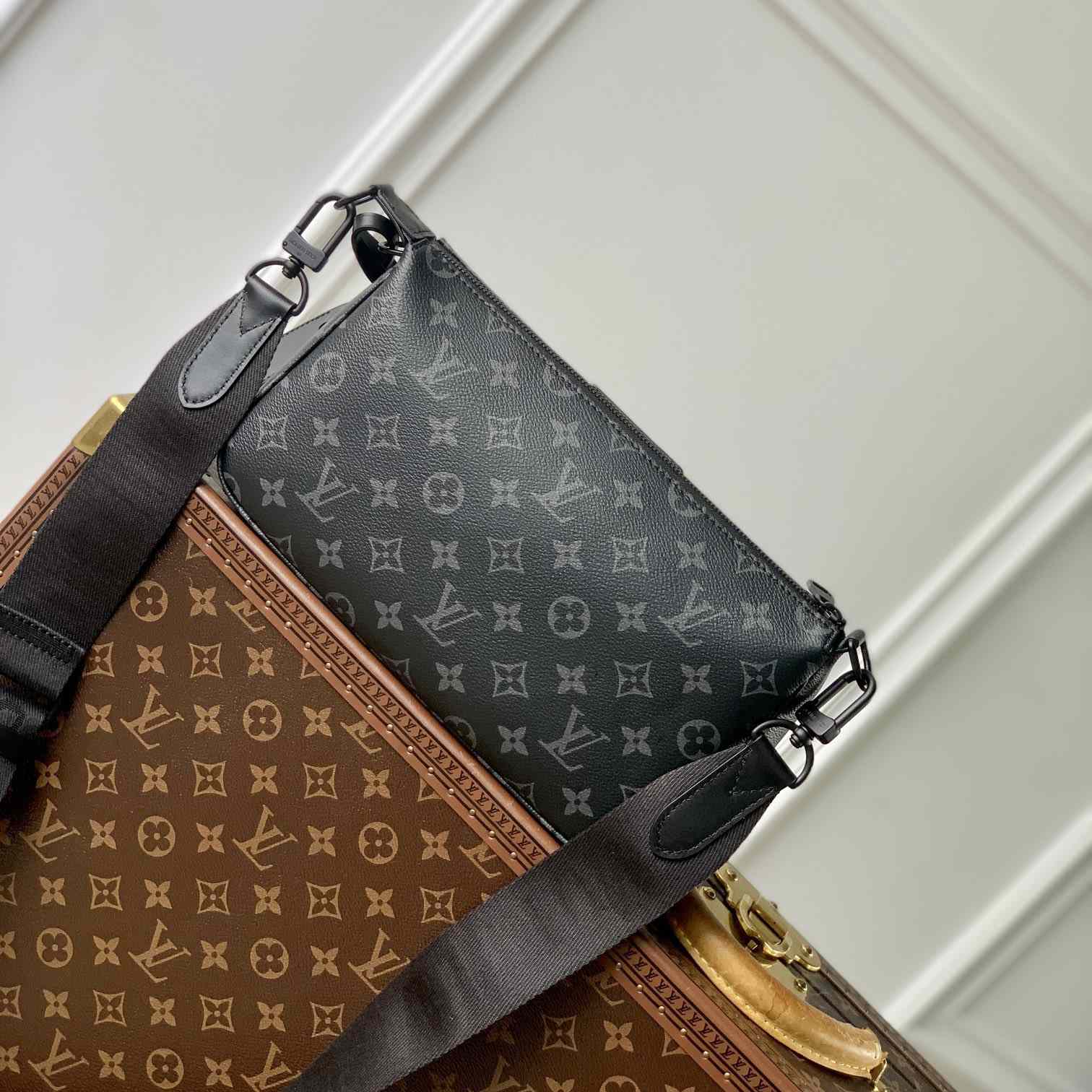 Louis Vuitton Pochette Accessoire XL   M11741 - everydesigner