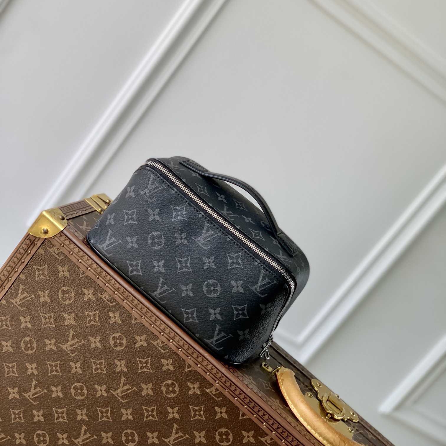 Louis Vuitton Toiletry Bag   M11508 - everydesigner