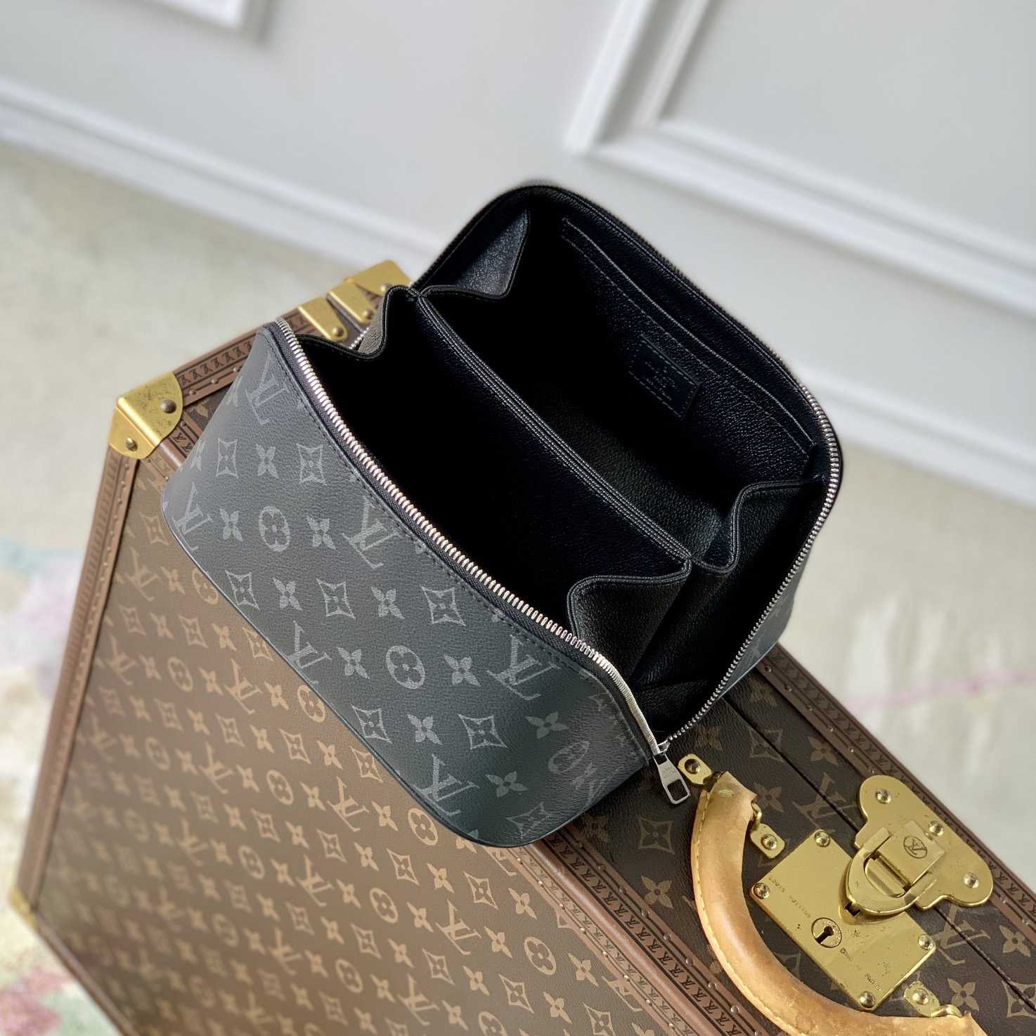 Louis Vuitton Toiletry Bag   M11508 - everydesigner