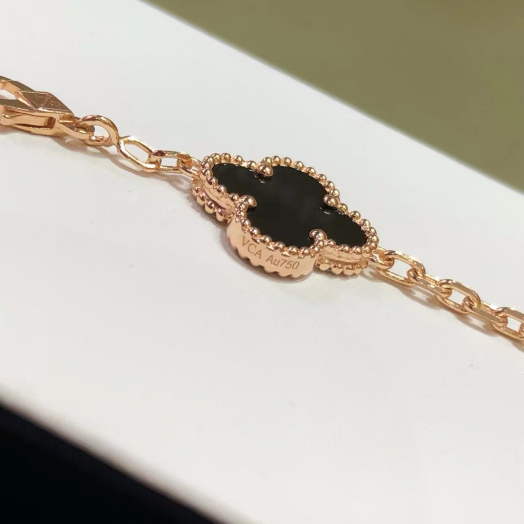 Van Cleef & Arpels Bracelet - everydesigner