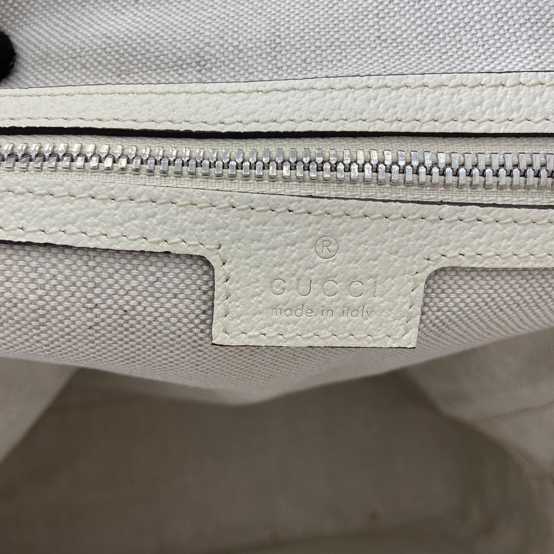 Gucci Medium GG Backpack With Tag - everydesigner