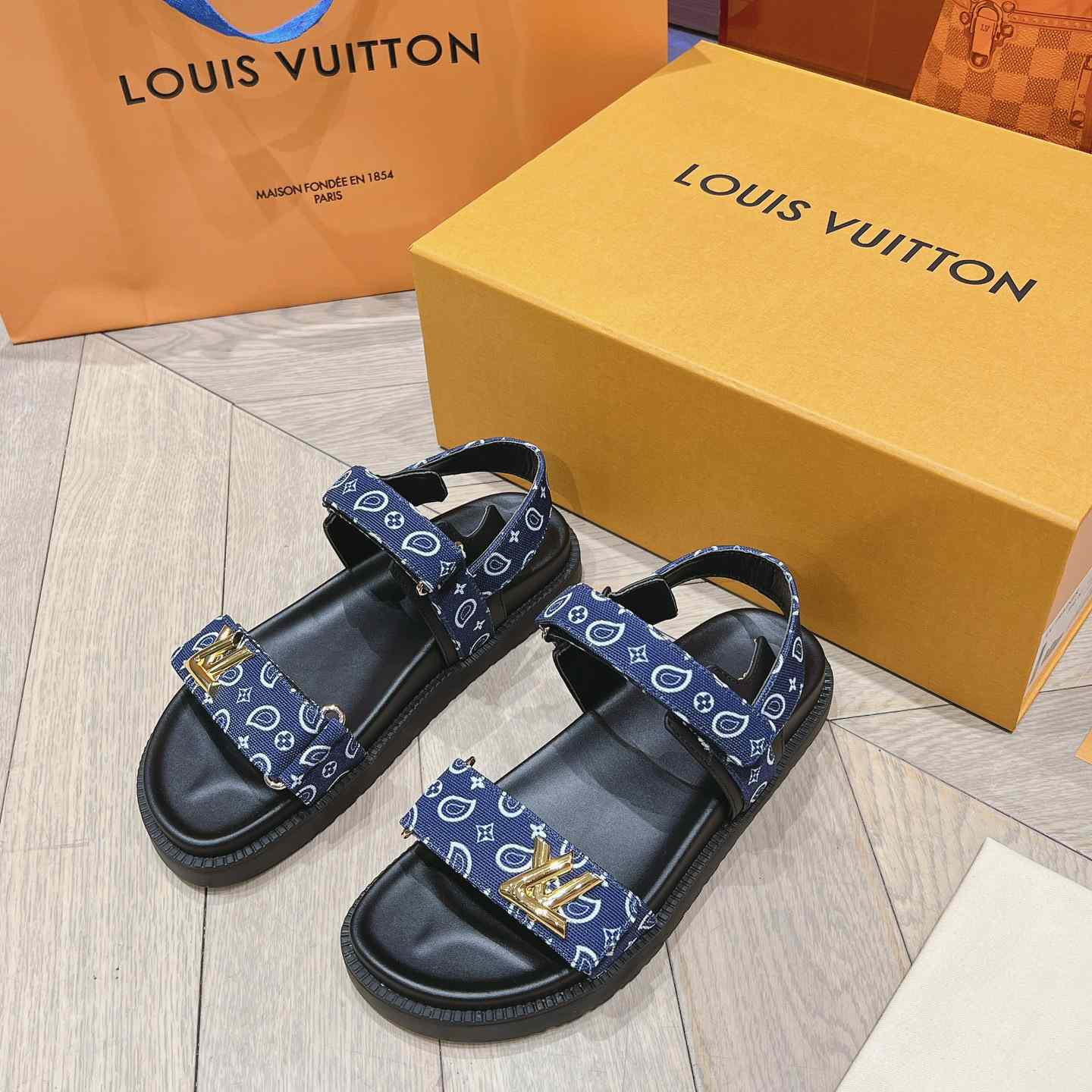 Louis Vuitton LV Sunset Flat Comfort Sandal   1ACTWB - everydesigner