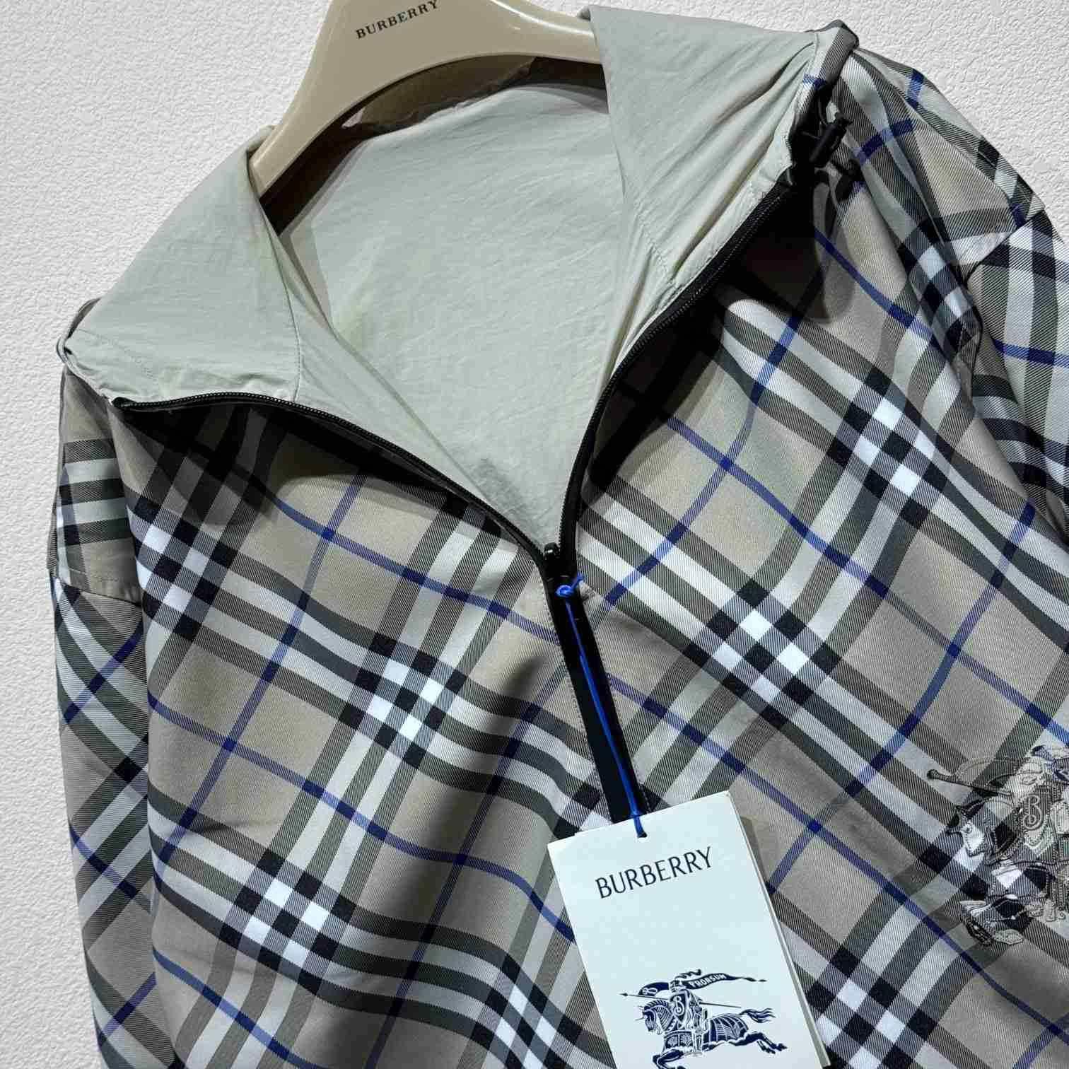 Burberry Cropped Reversible Check Jacket - everydesigner