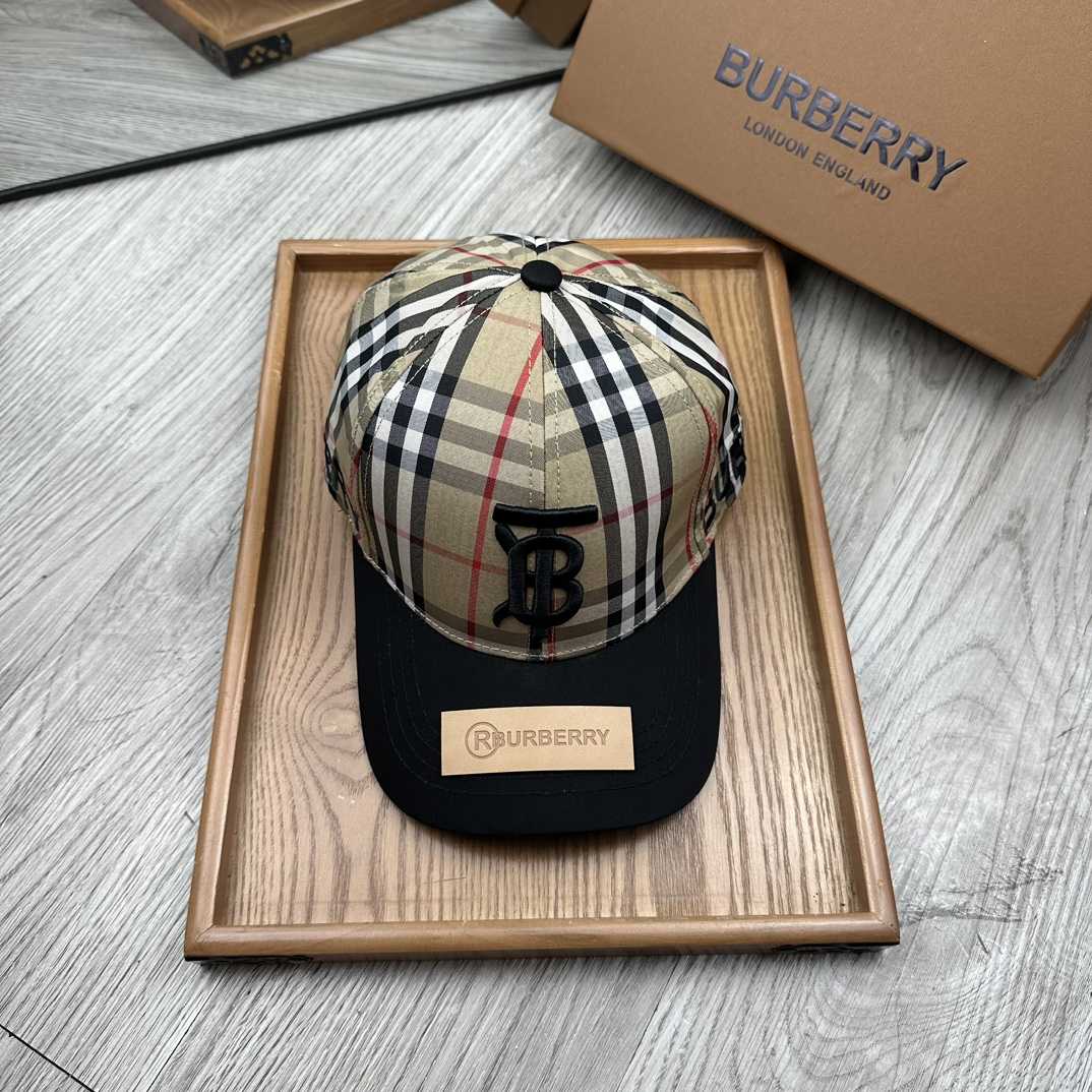 Burberry Baseball Cap - everydesigner