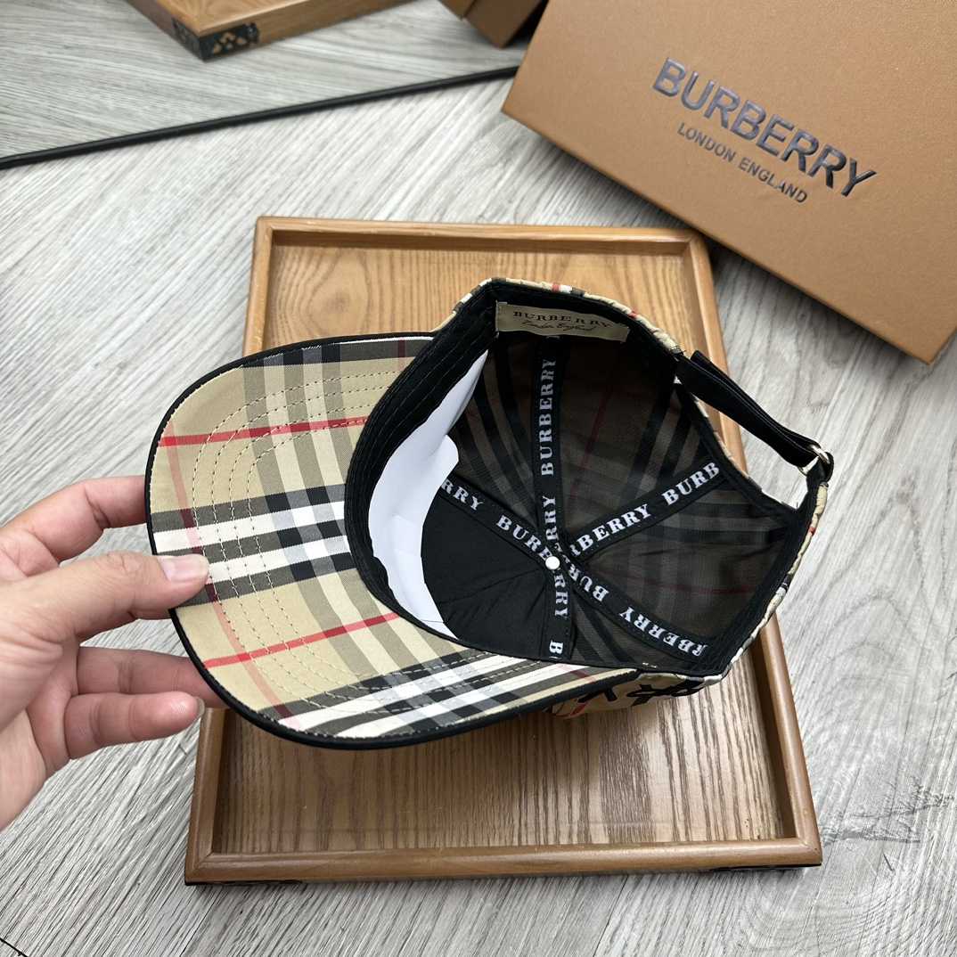 Burberry Baseball Cap - everydesigner