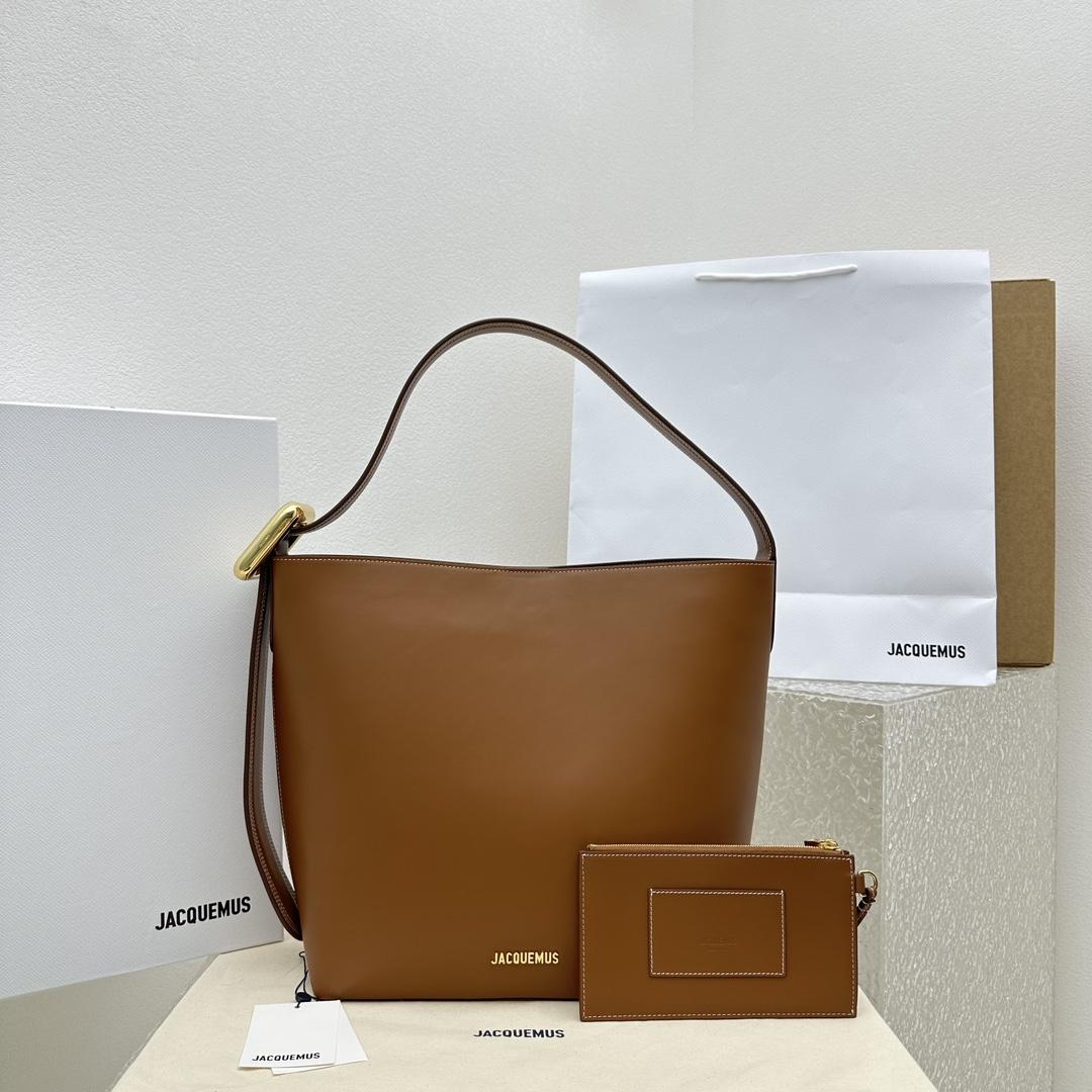 Jacquemus Le Regalo Leather Bucket Bag (30x33x14cm) - everydesigner