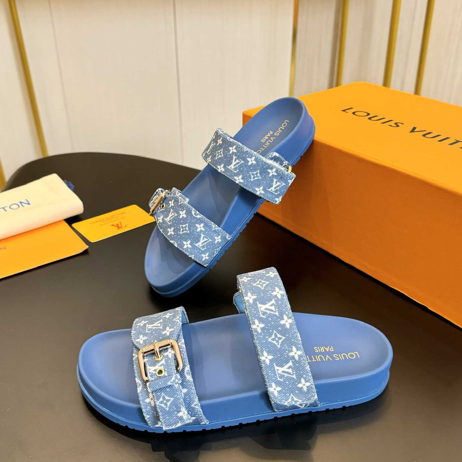 Louis Vuitton Bom Dia Flat Comfort Mule  1AD1BI - everydesigner