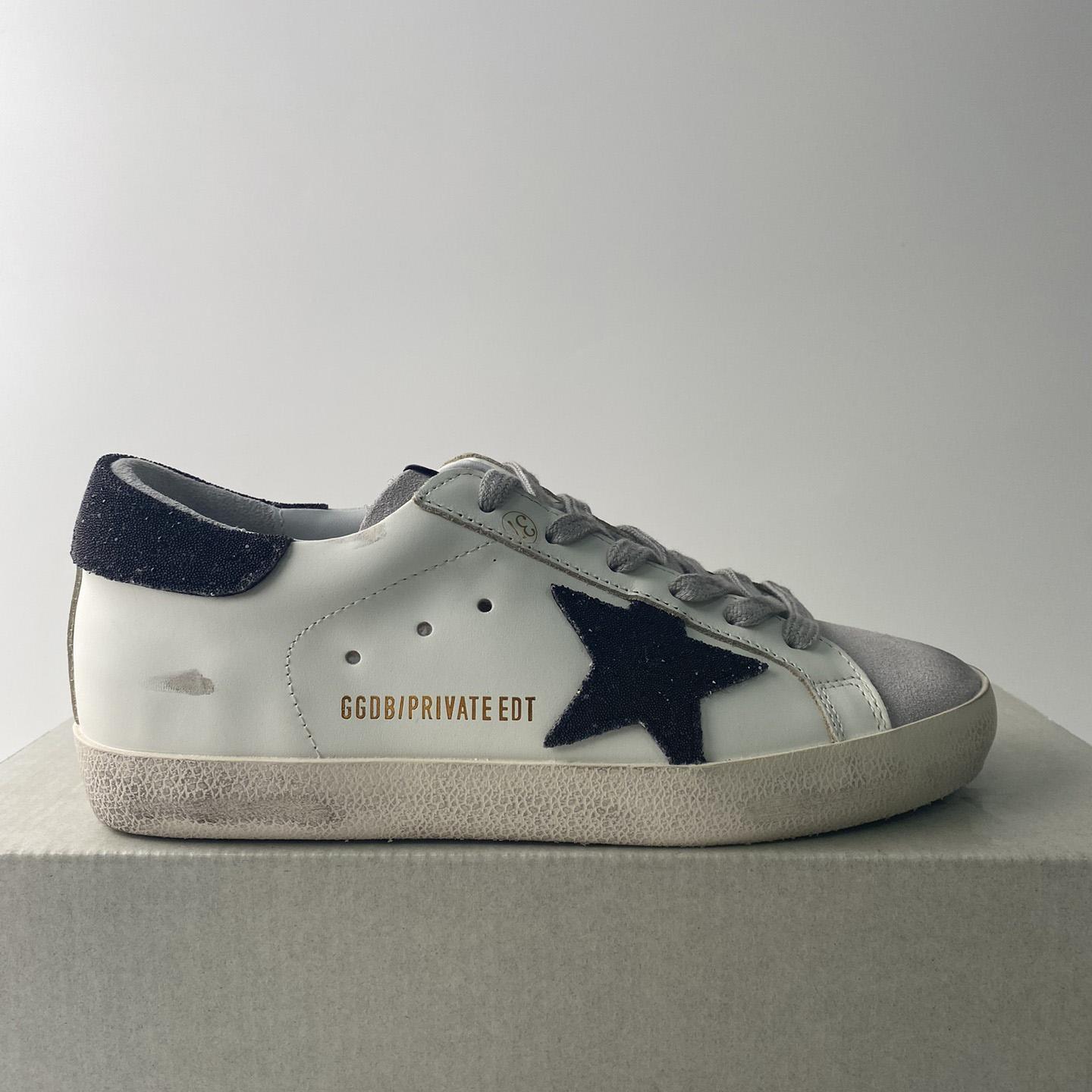 Golden Goose Sneakers - everydesigner