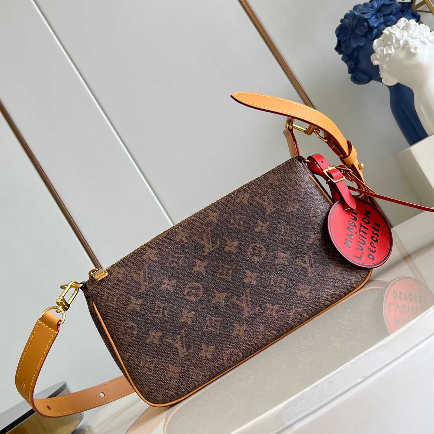 Louis Vuitton Pochette Accessoire XL   M11623 - everydesigner