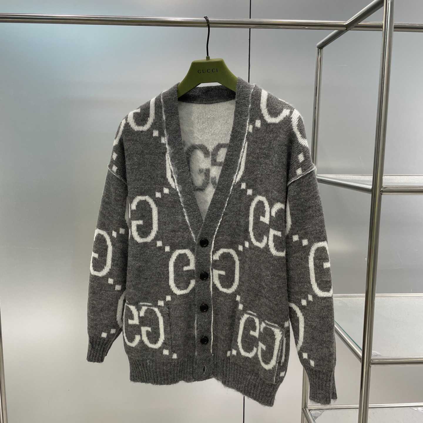 Gucci GG-jacquard Reversible Cardigan - everydesigner