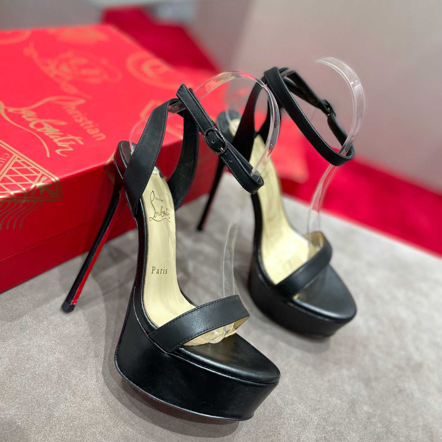 Christian Louboutin Loubi Queen Alta 150 Leather Platform Sandals - everydesigner