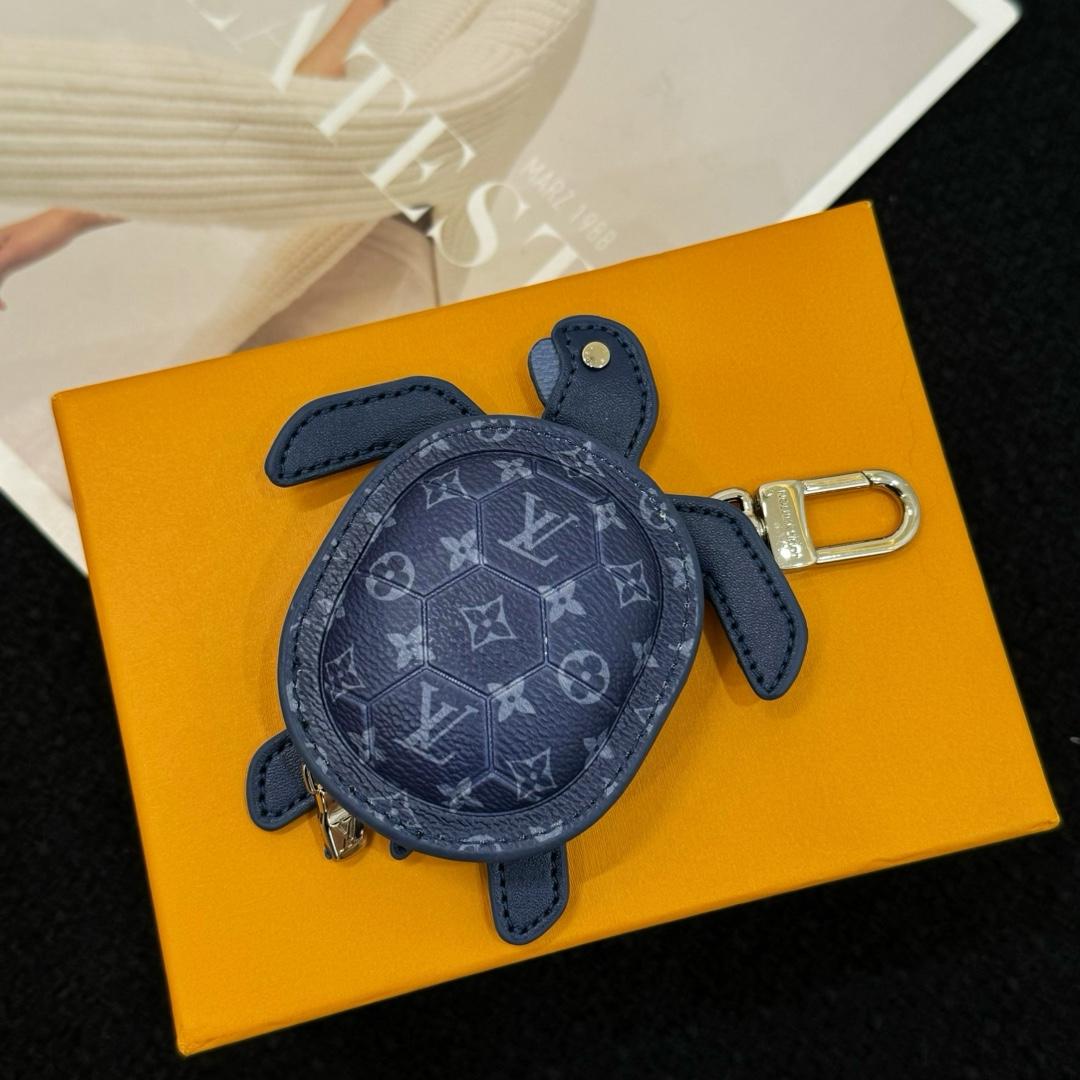 Louis Vuitton LV Turtle Pouch Bag Charm  M02047 - everydesigner