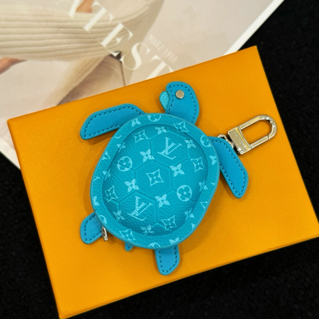 Louis Vuitton LV Turtle Pouch Bag Charm  M02049 - everydesigner