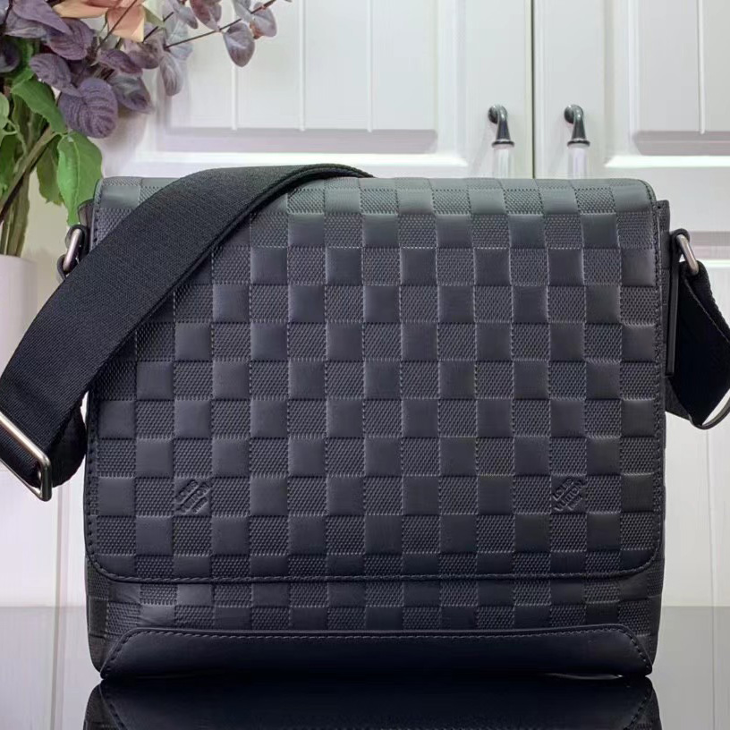 Louis Vuitton  District Damier Infini PM Cosmos (29 x 23 x 6 cm) - everydesigner