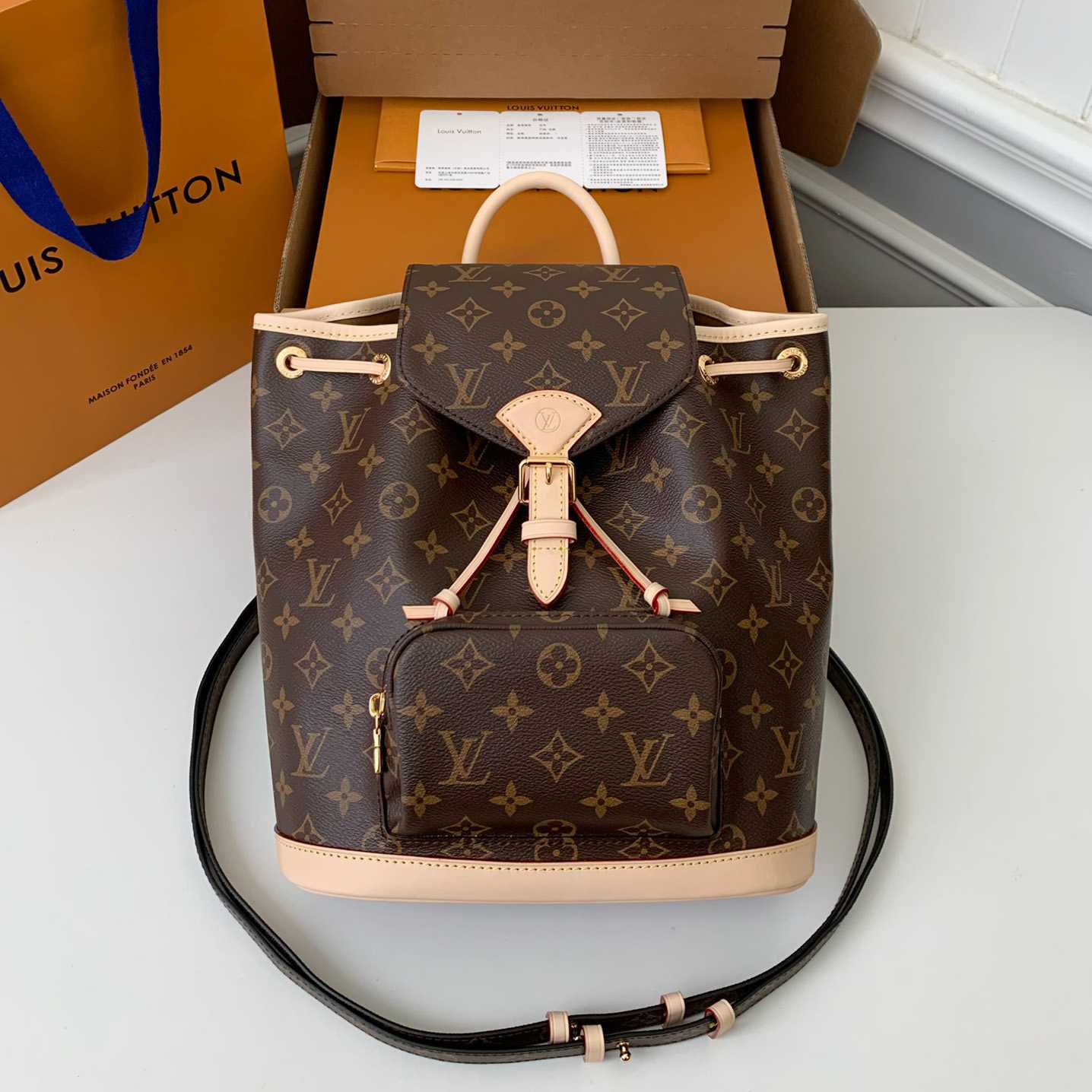 Louis Vuitton Montsouris PM   M11198 - everydesigner