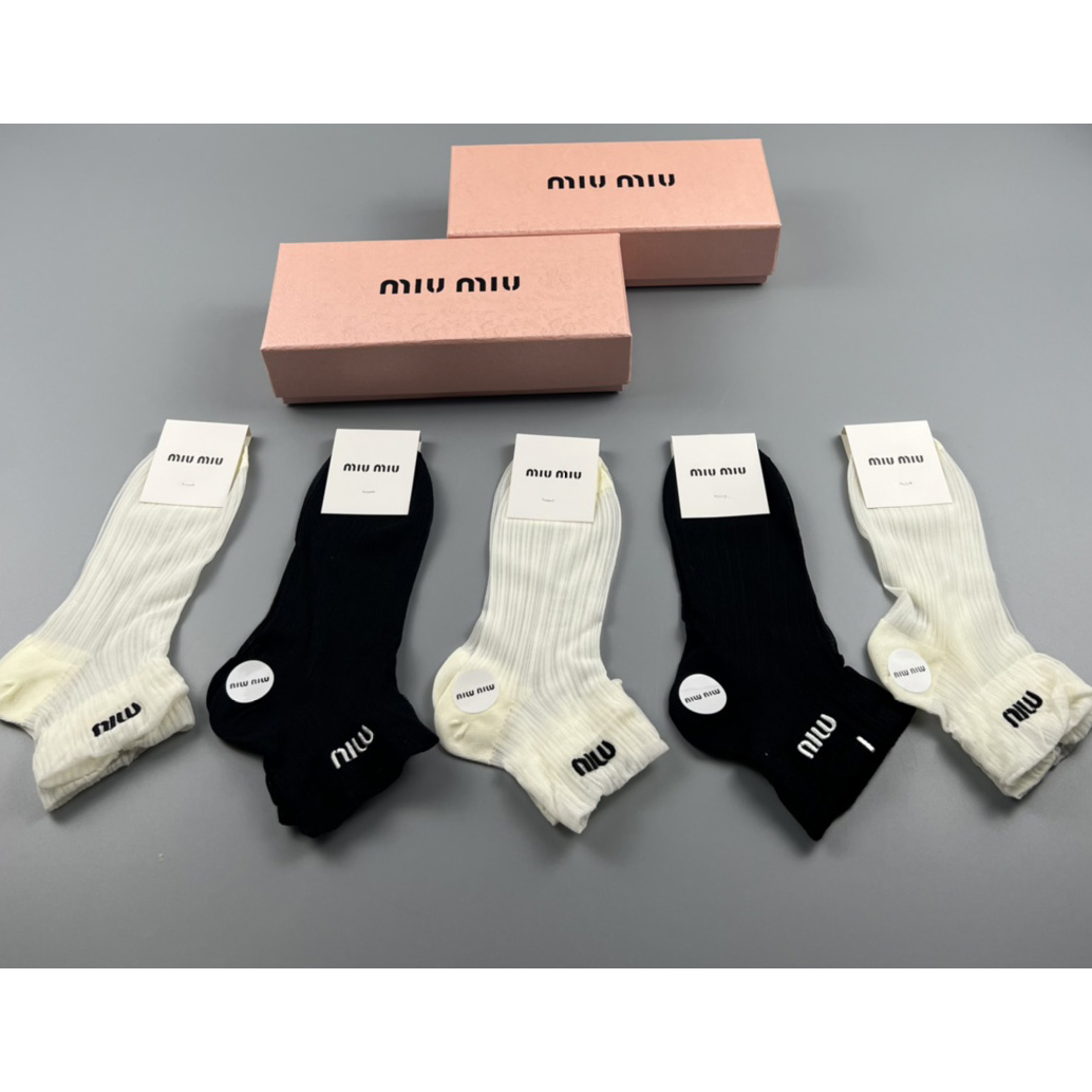 Miu Miu Socks /Box - everydesigner