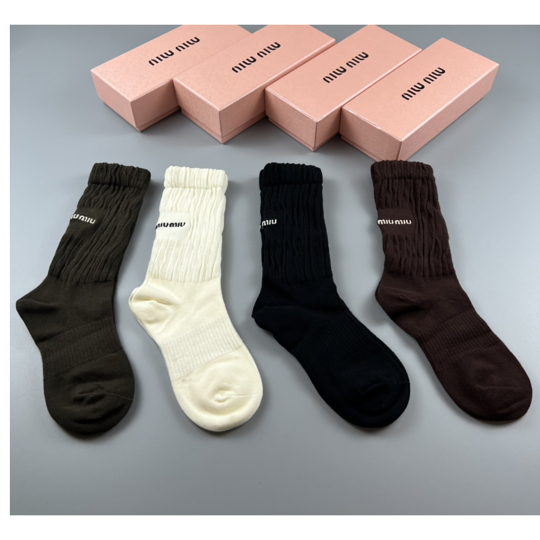 Miu Miu Socks /Box - everydesigner