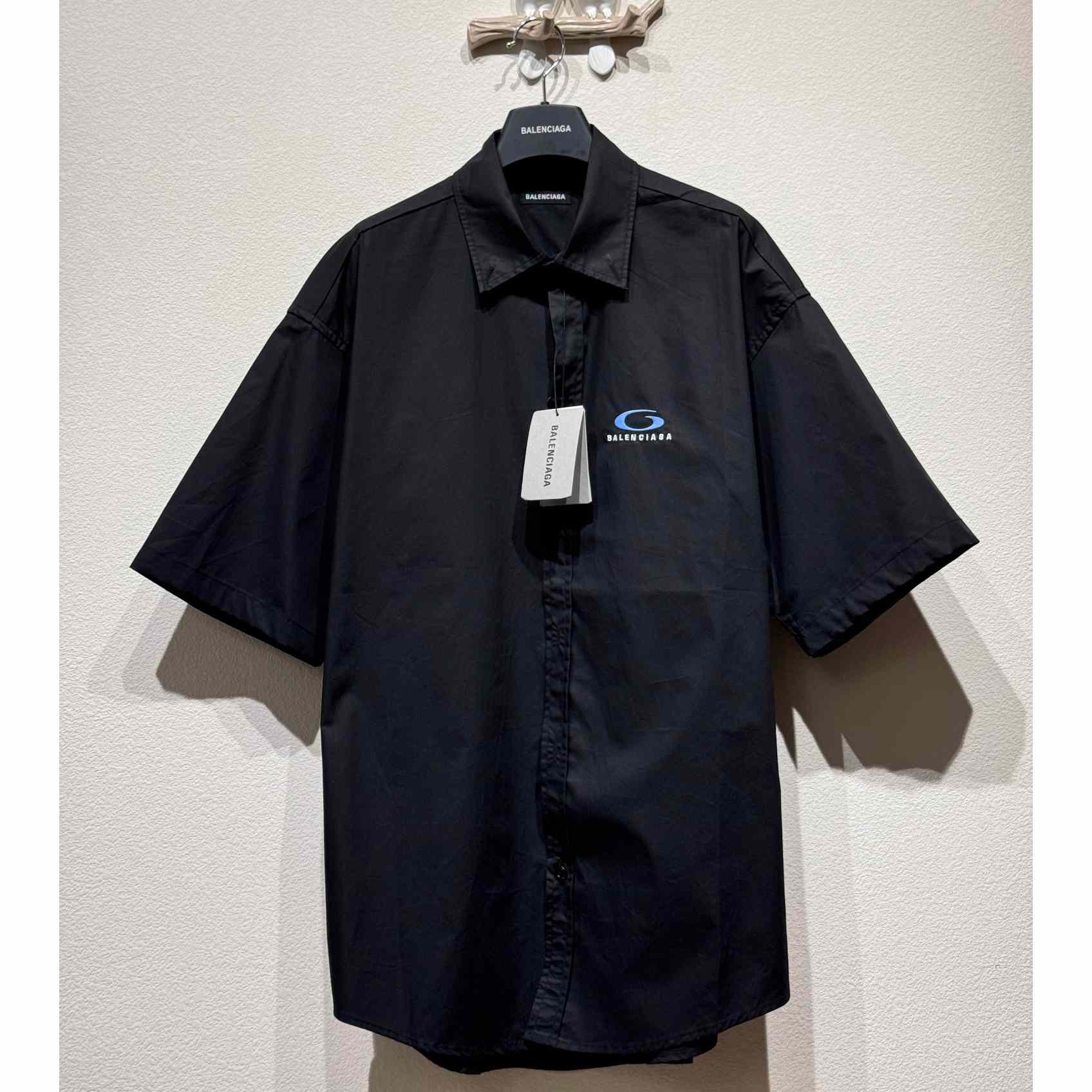 Balenciaga Loop Sports Icon Large Fit Shirt In Black - everydesigner